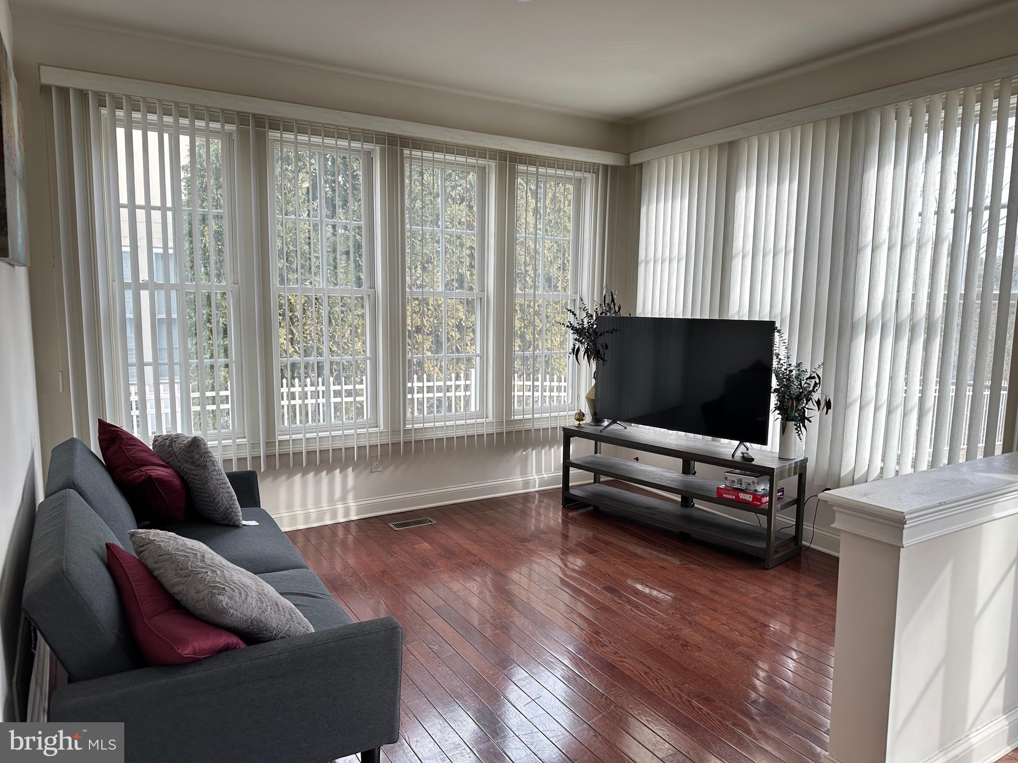 HUNTINGDON VALLEY - Residential