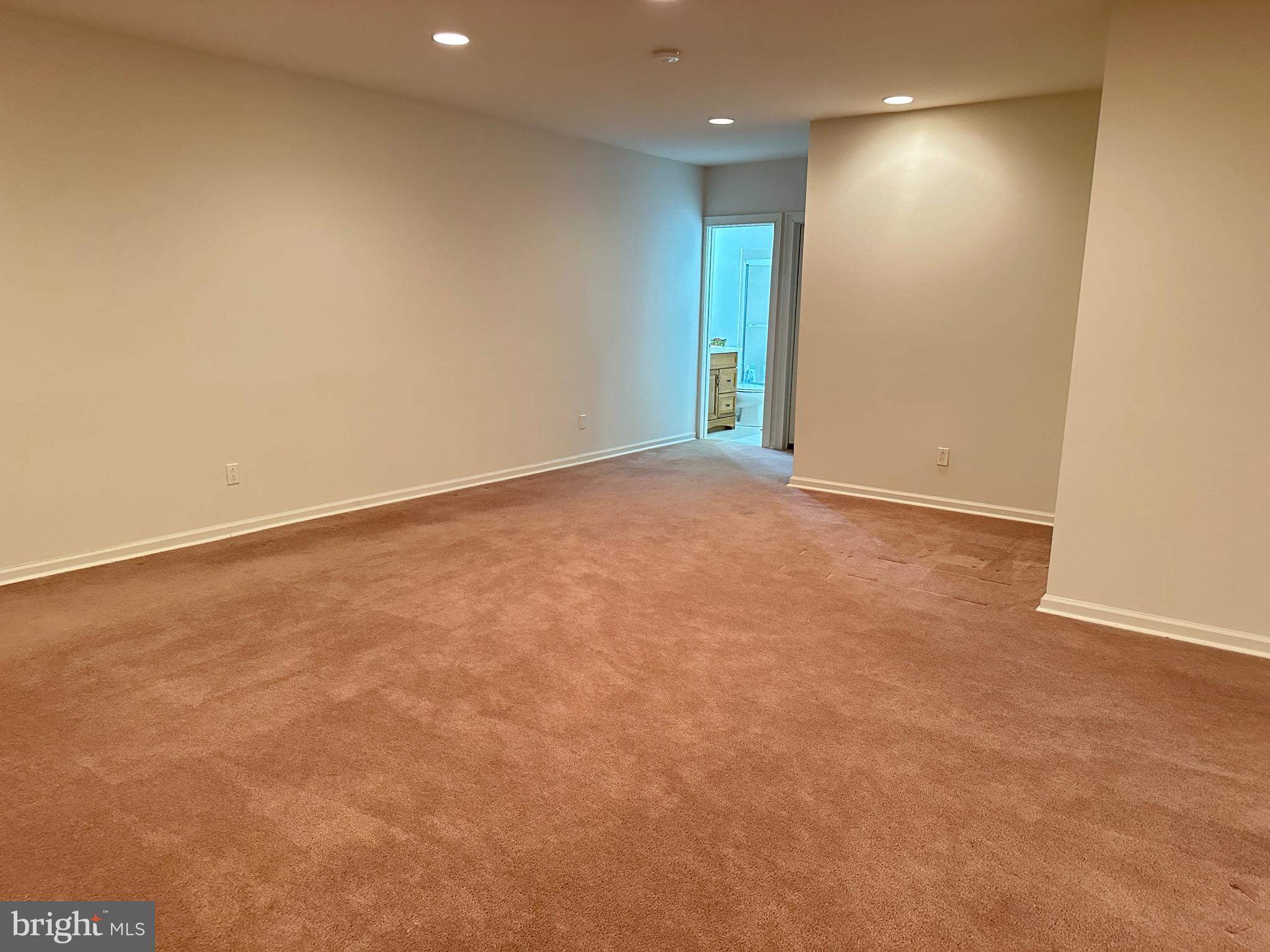 HUNTINGDON VALLEY - Residential