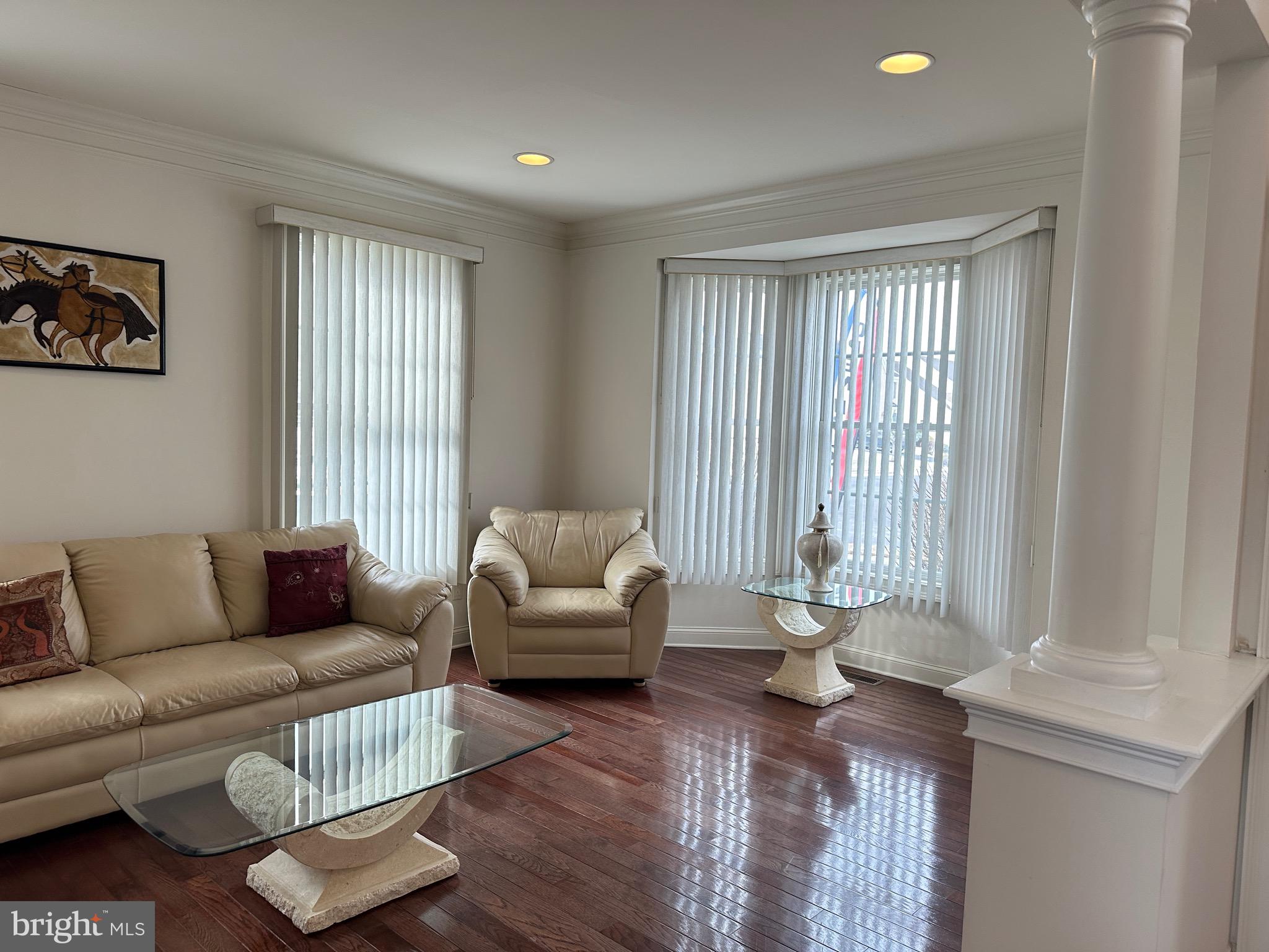 HUNTINGDON VALLEY - Residential