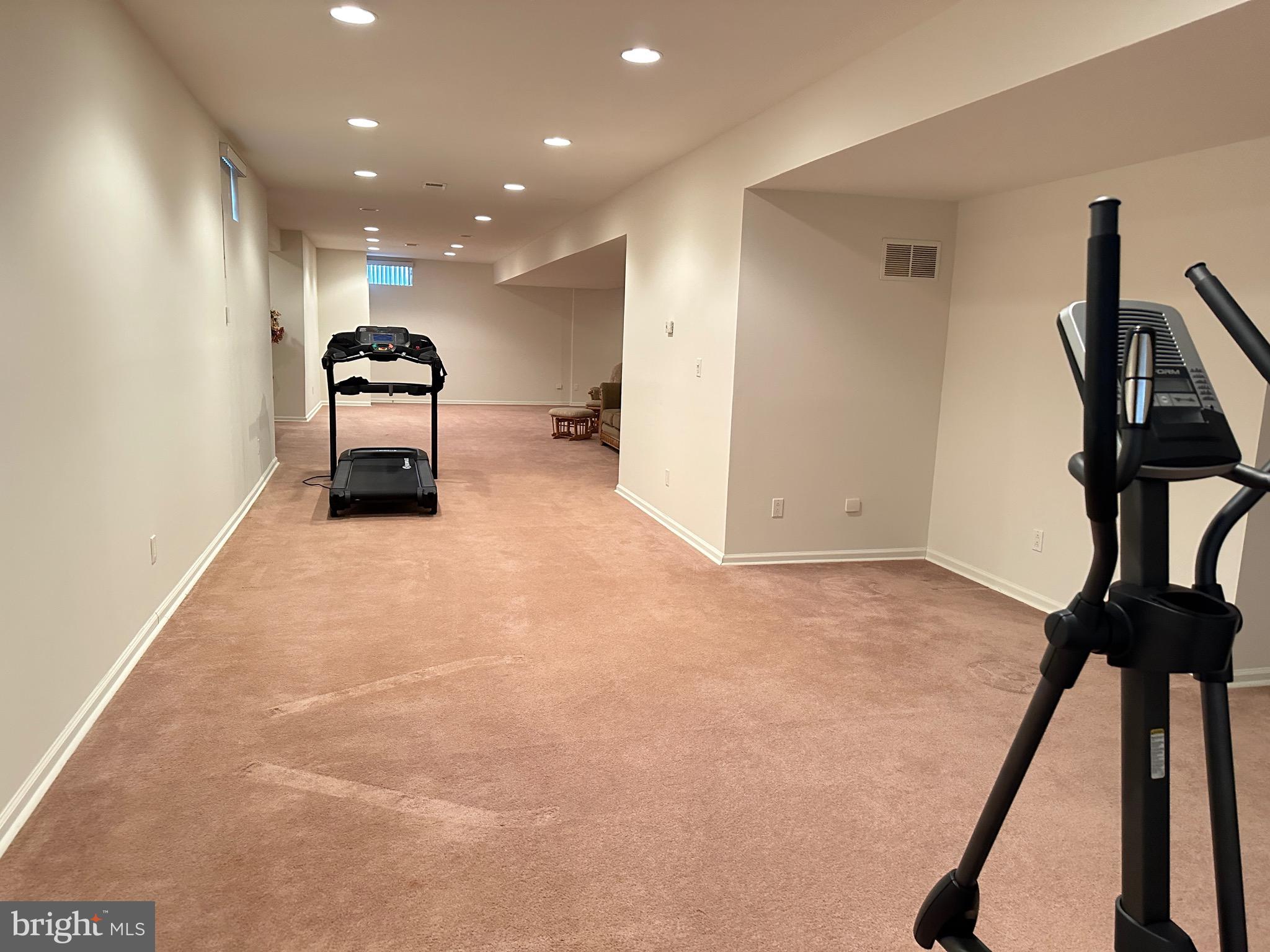 HUNTINGDON VALLEY - Residential