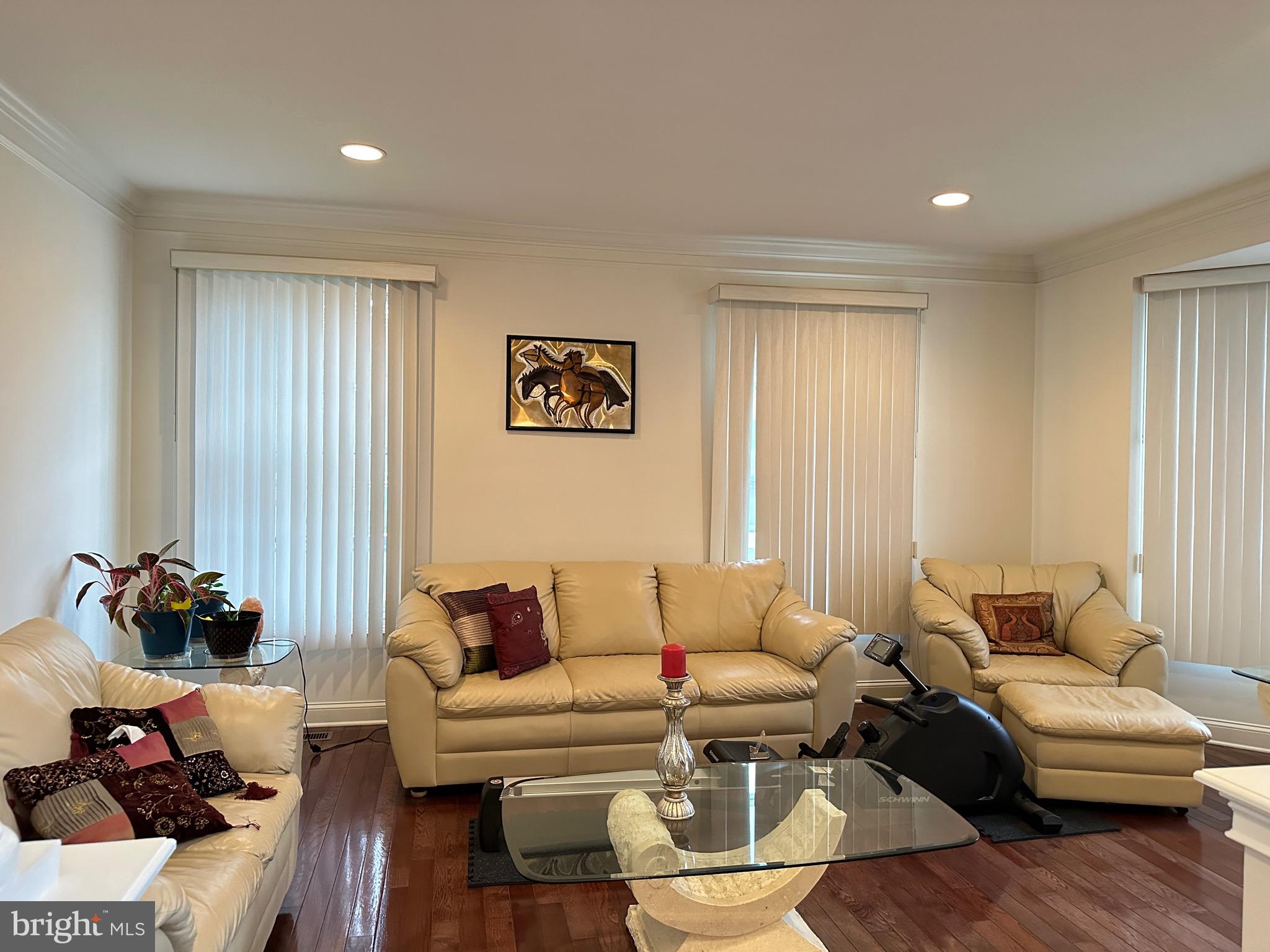 HUNTINGDON VALLEY - Residential