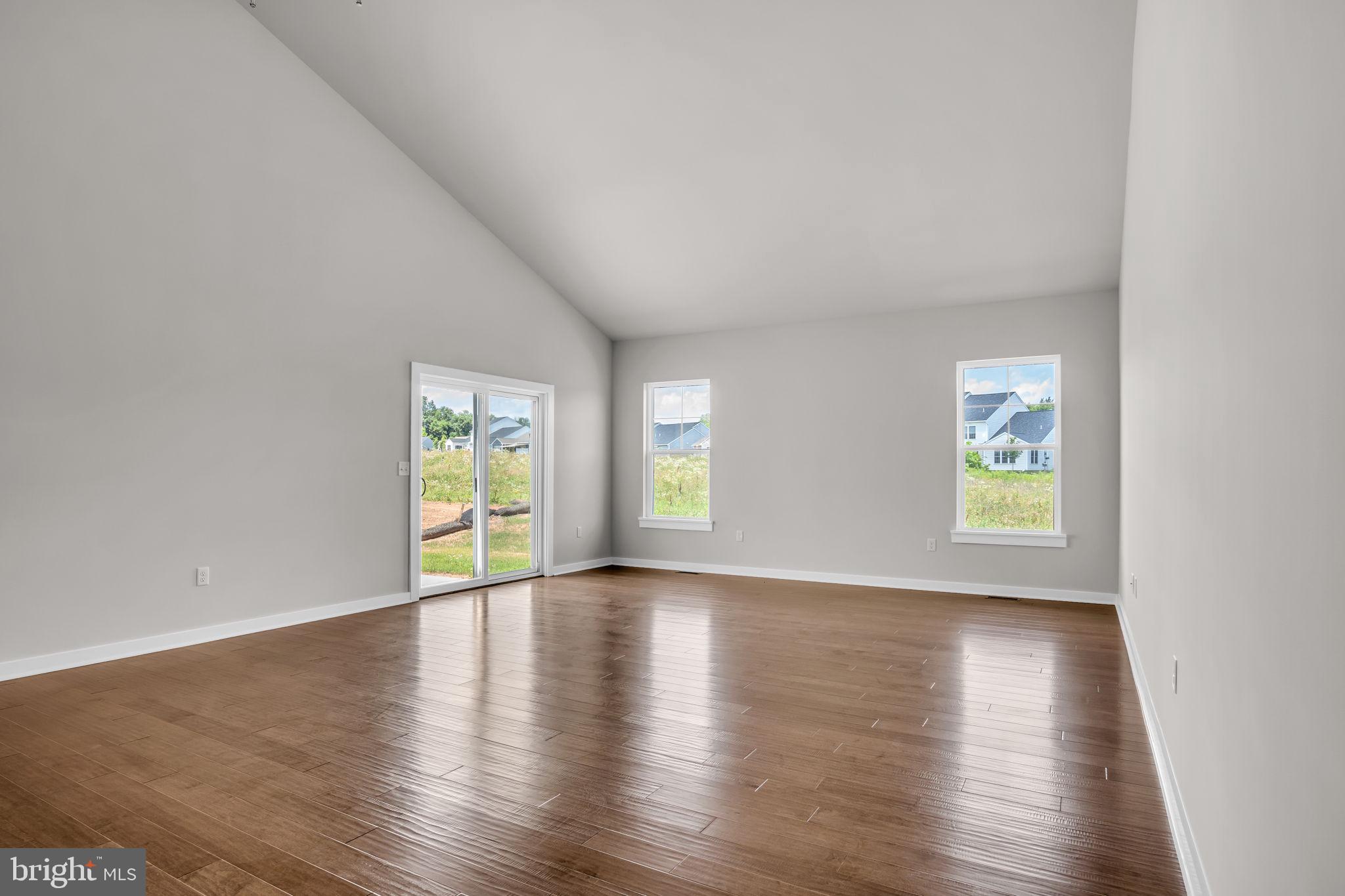 880 SHADOWBROOKE DRIVE