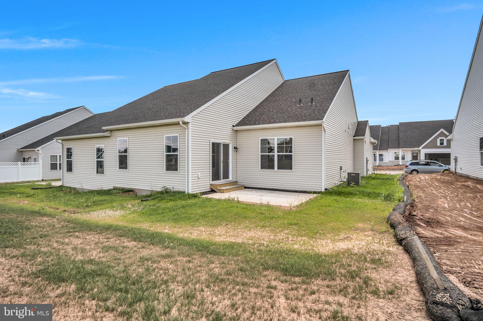 880 SHADOWBROOKE DRIVE