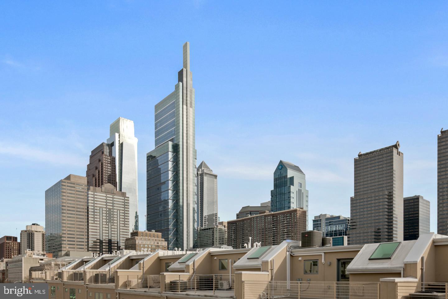 LOGAN SQUARE - Residential