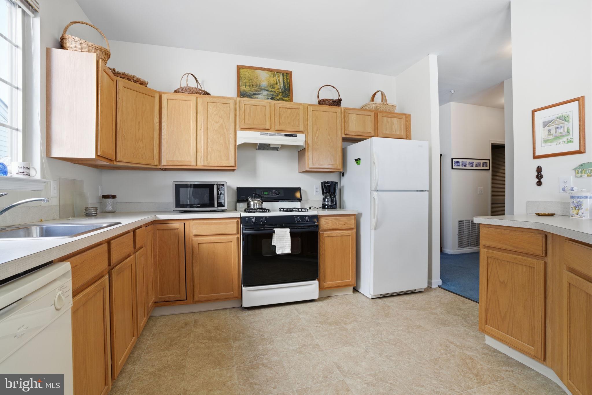 HERITAGE CR ESTS - Residential