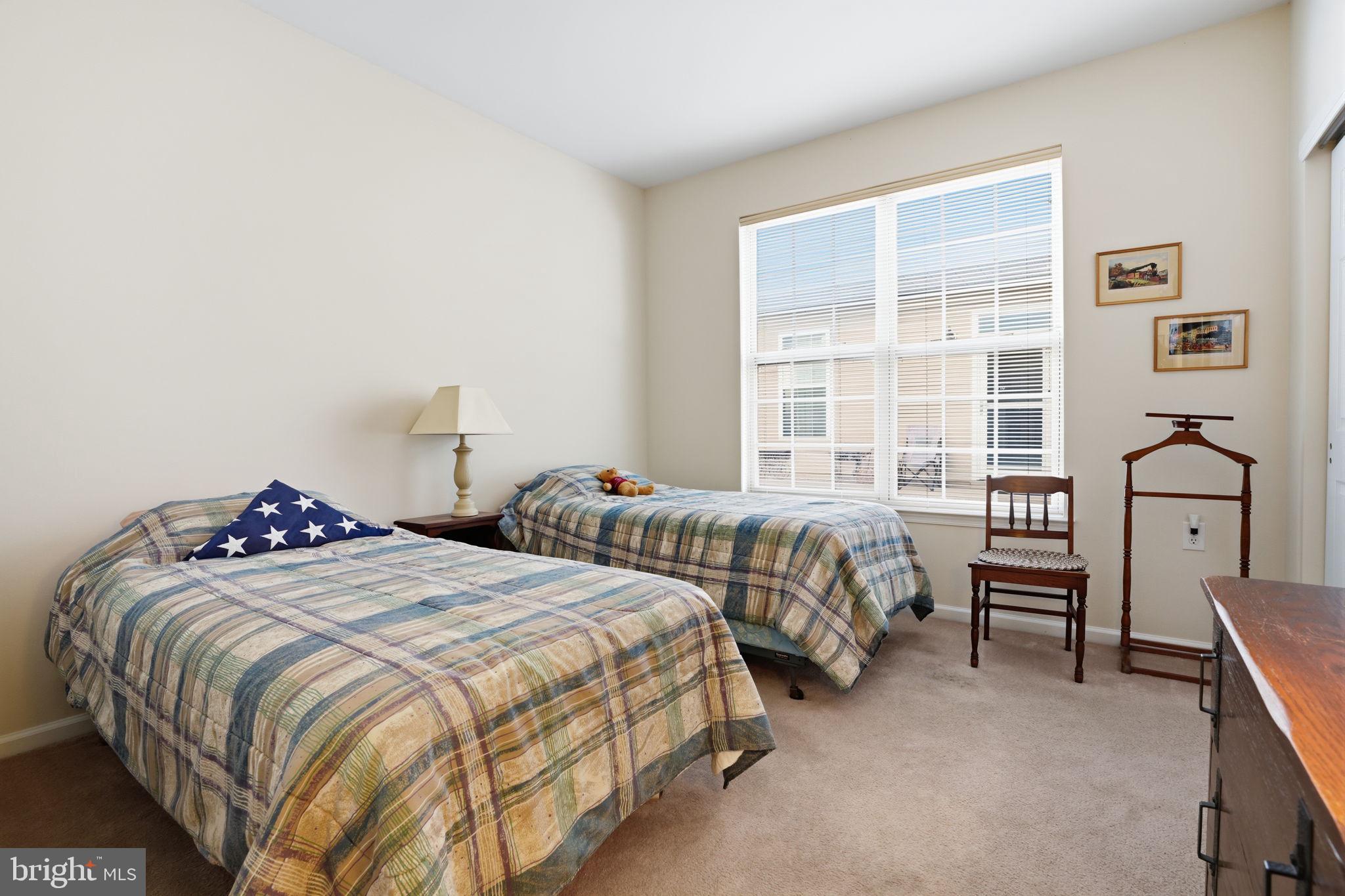 HERITAGE CR ESTS - Residential