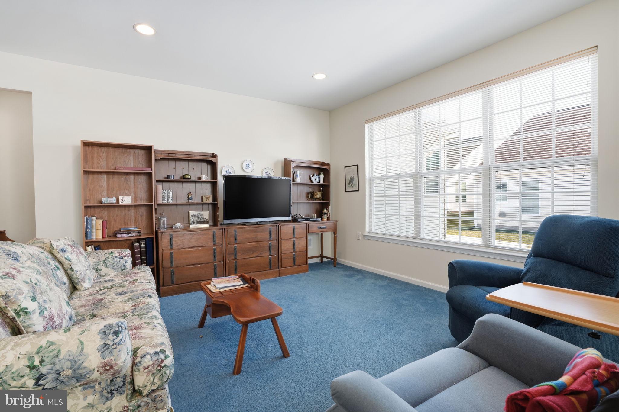 HERITAGE CR ESTS - Residential