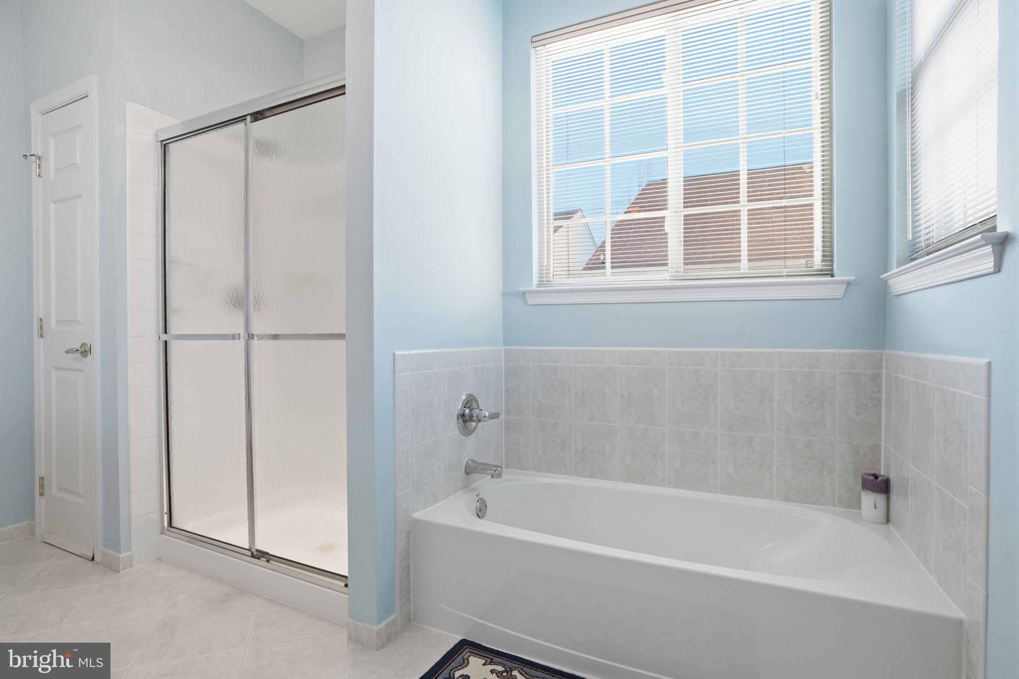 HERITAGE CR ESTS - Residential