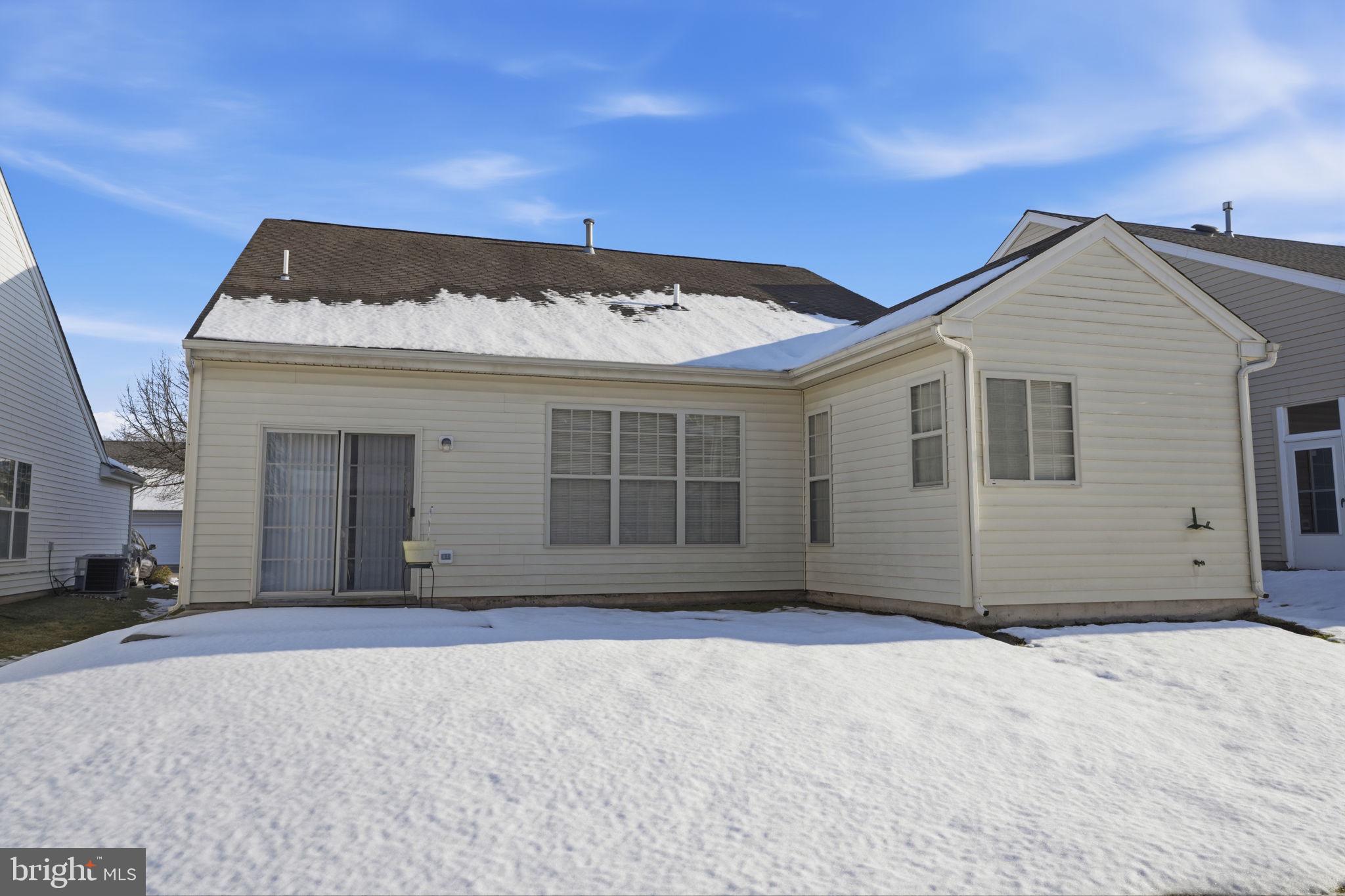 HERITAGE CR ESTS - Residential