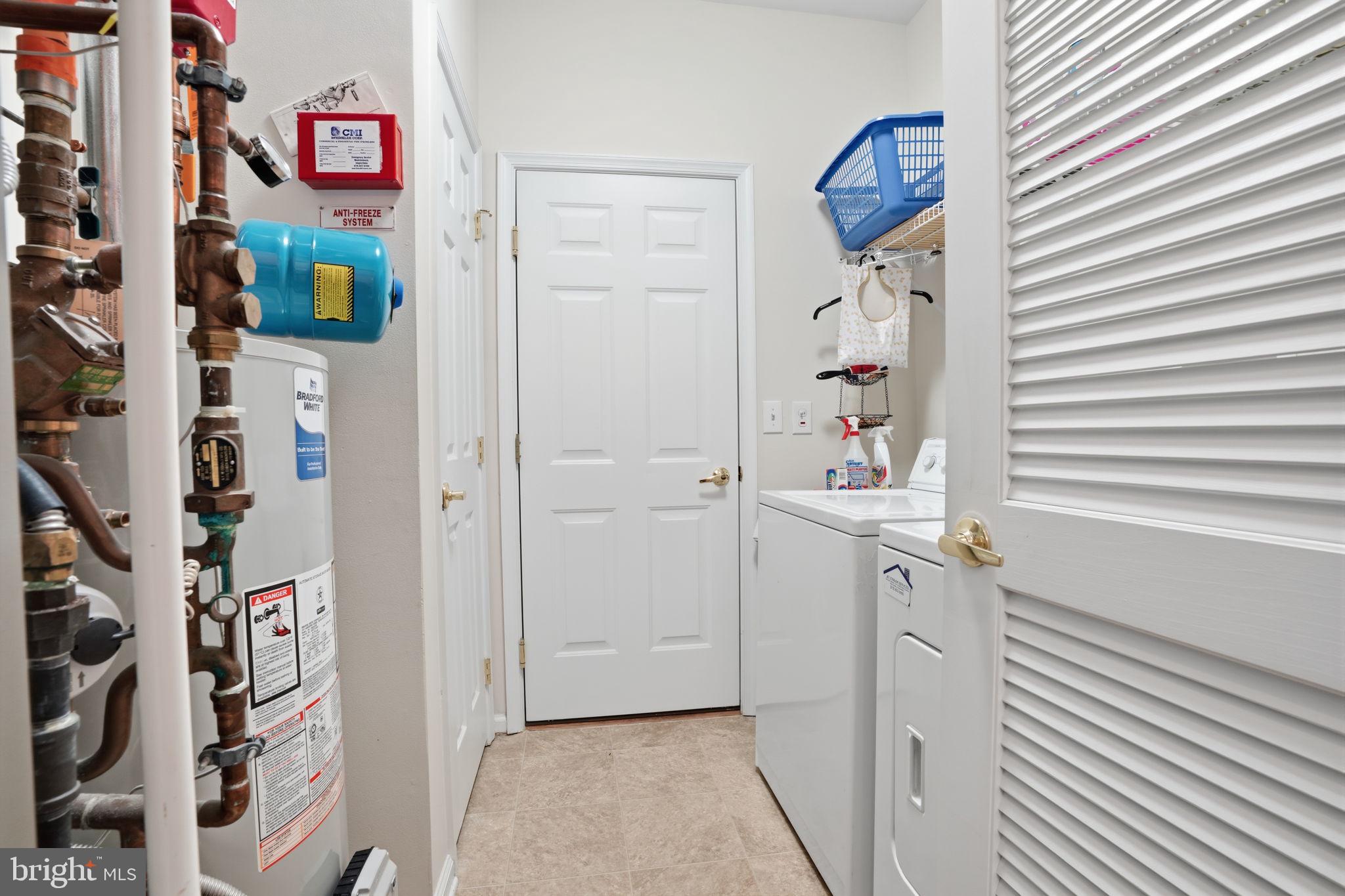 HERITAGE CR ESTS - Residential