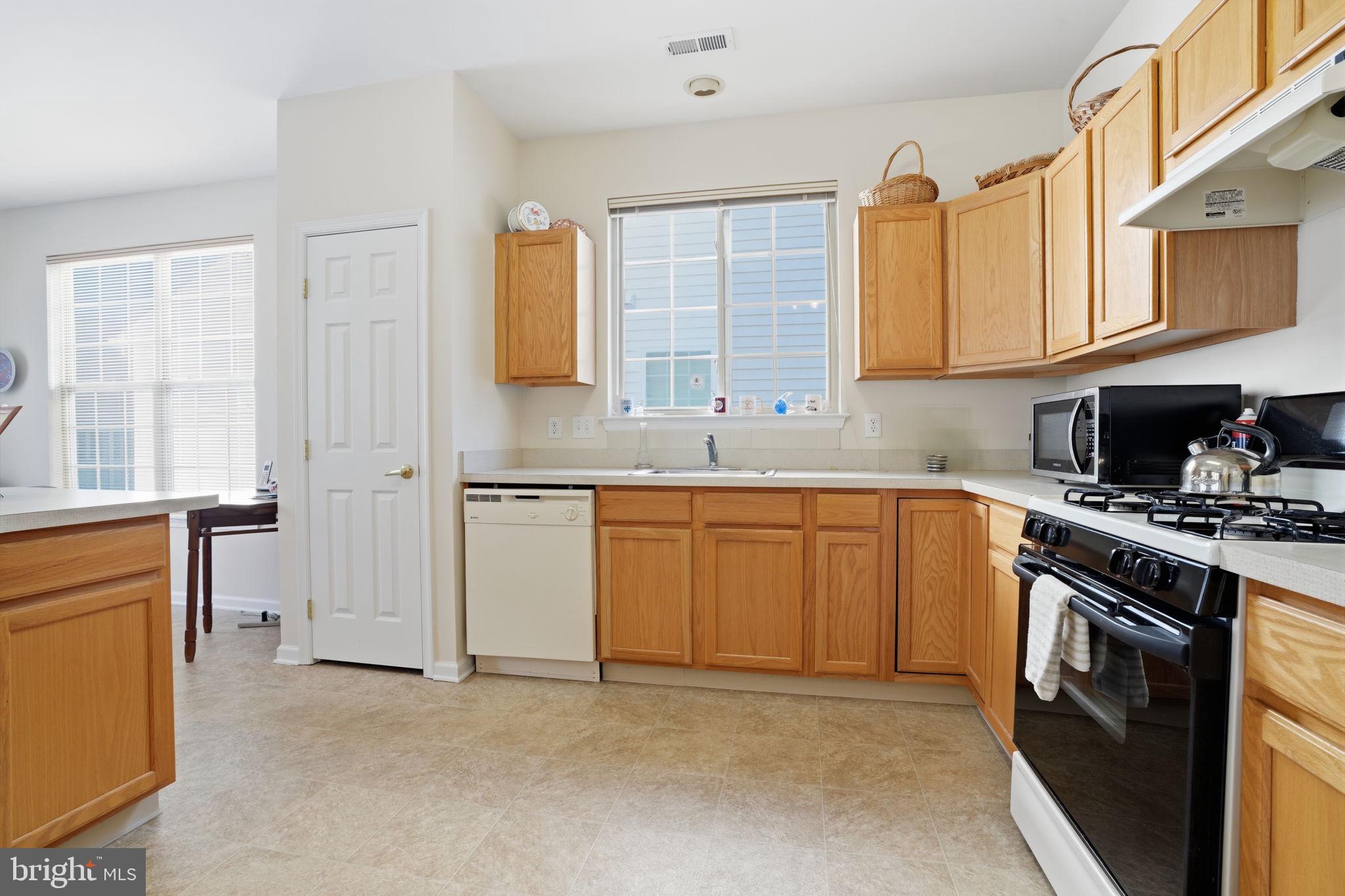 HERITAGE CR ESTS - Residential