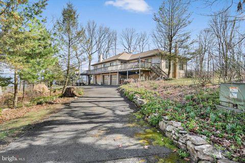418 MOUNTAINSIDE ROAD TEMPLE PA 19560