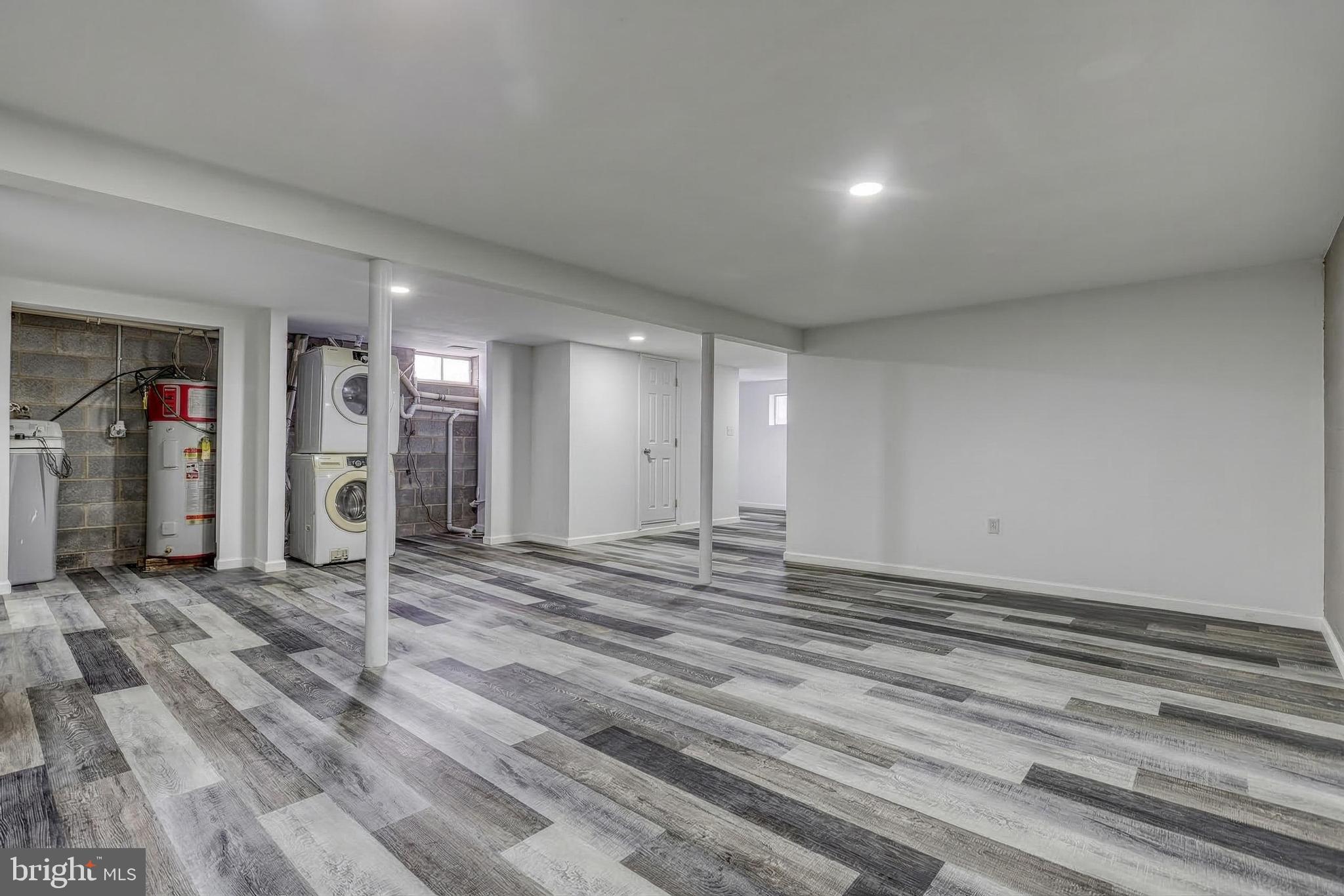 CENTER SQUARE - Residential