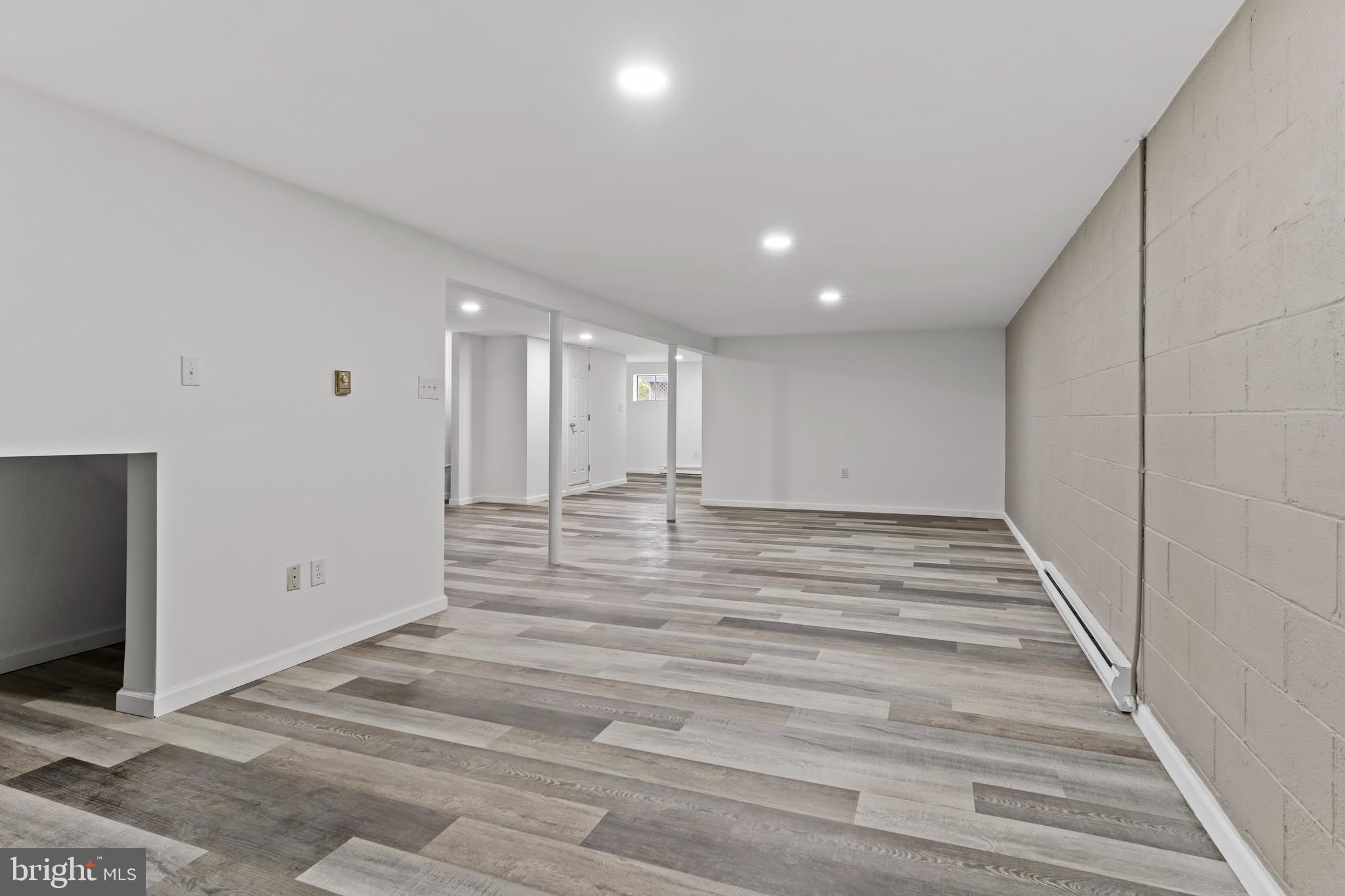 CENTER SQUARE - Residential