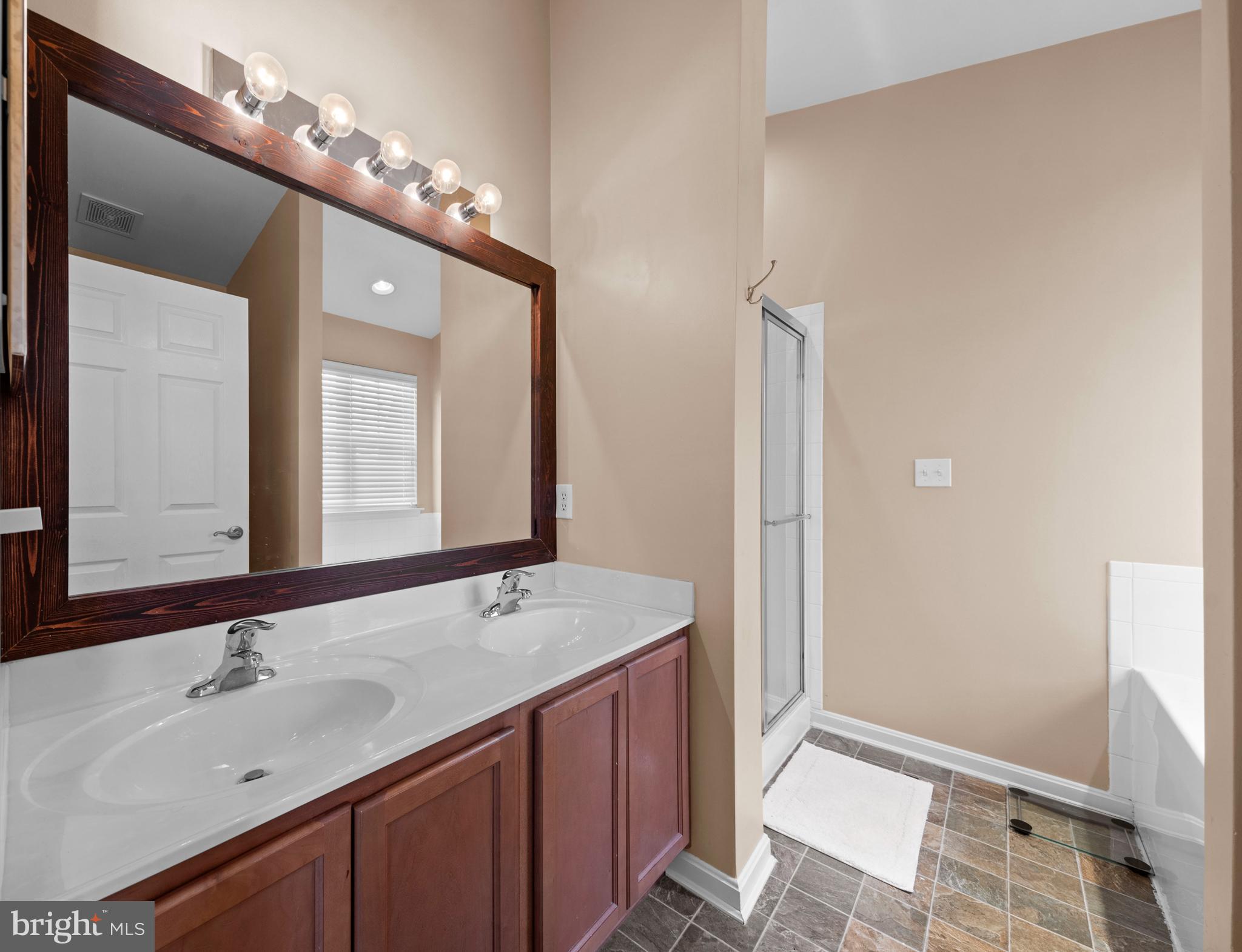 OAK TREE LANDING - Residential