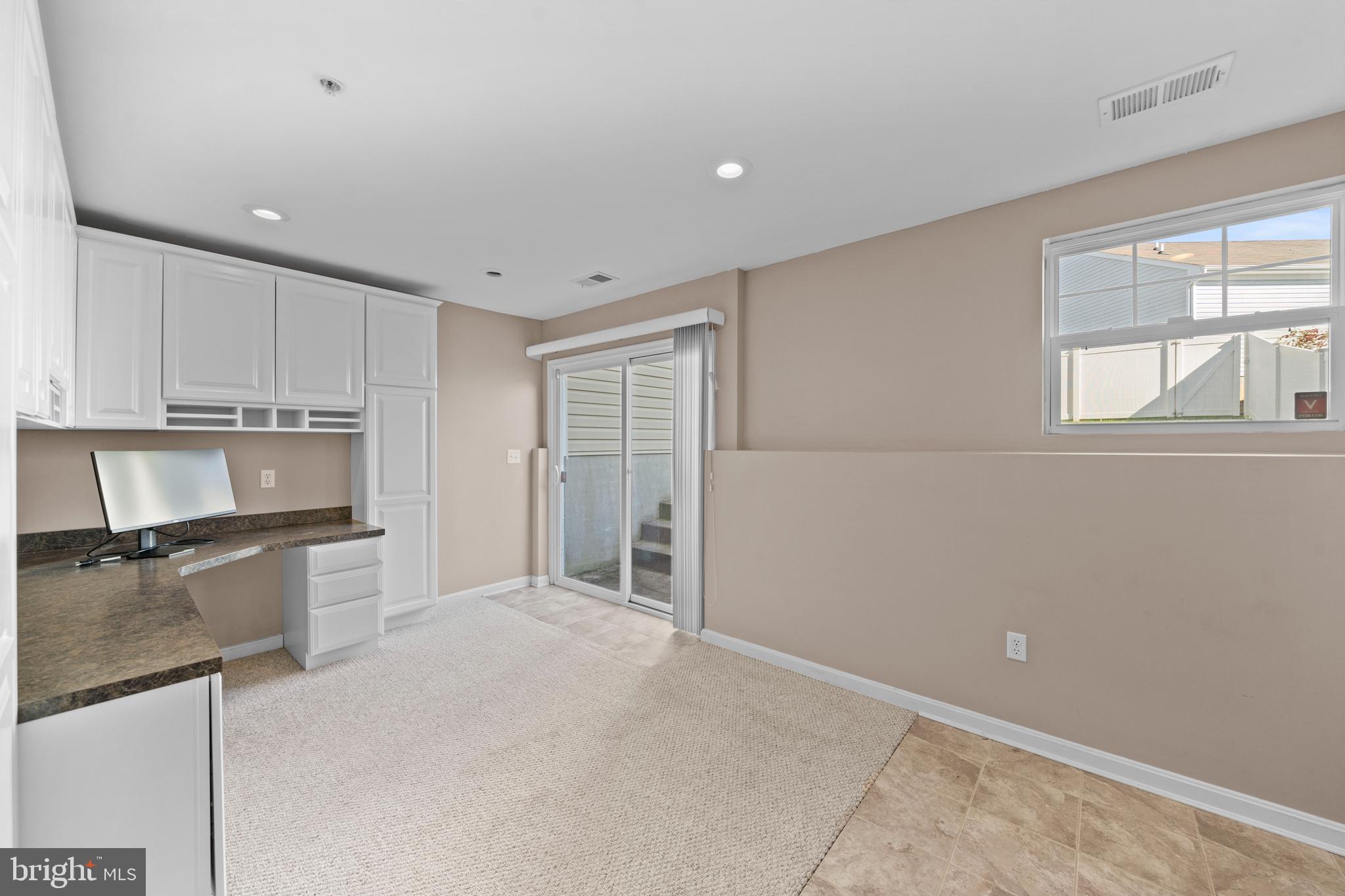 OAK TREE LANDING - Residential