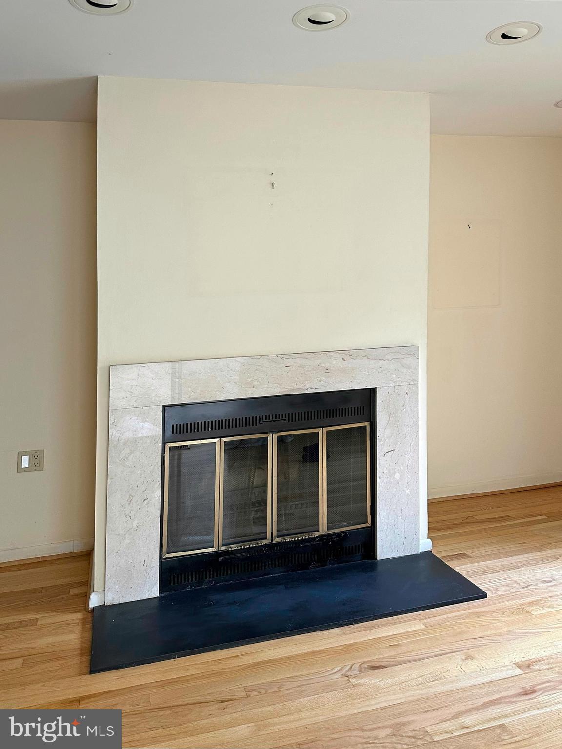 RESTON - Residential