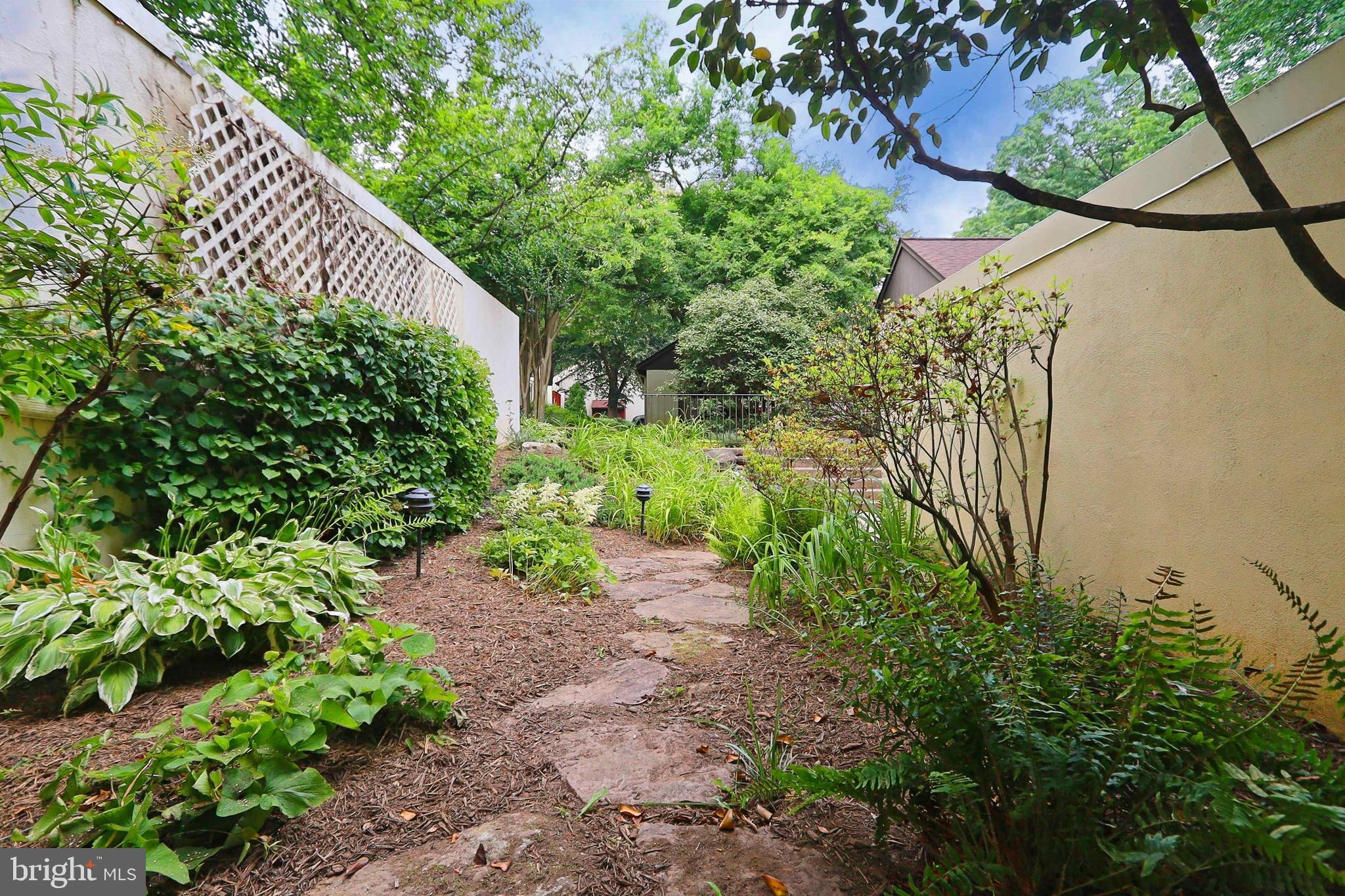 RESTON - Residential