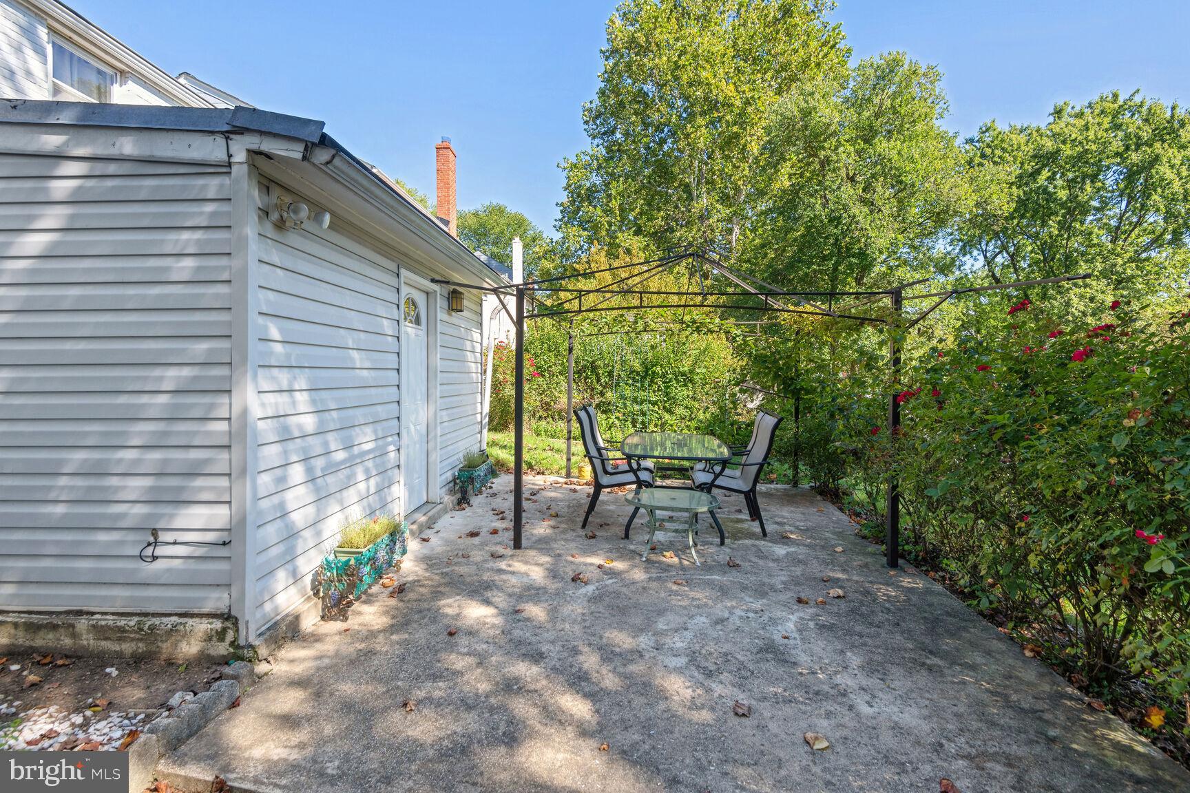 WOODLAWN - Residential