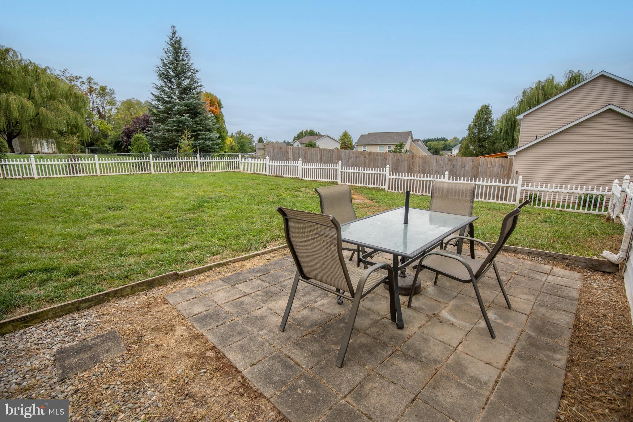 RIDGEFIELD - Residential