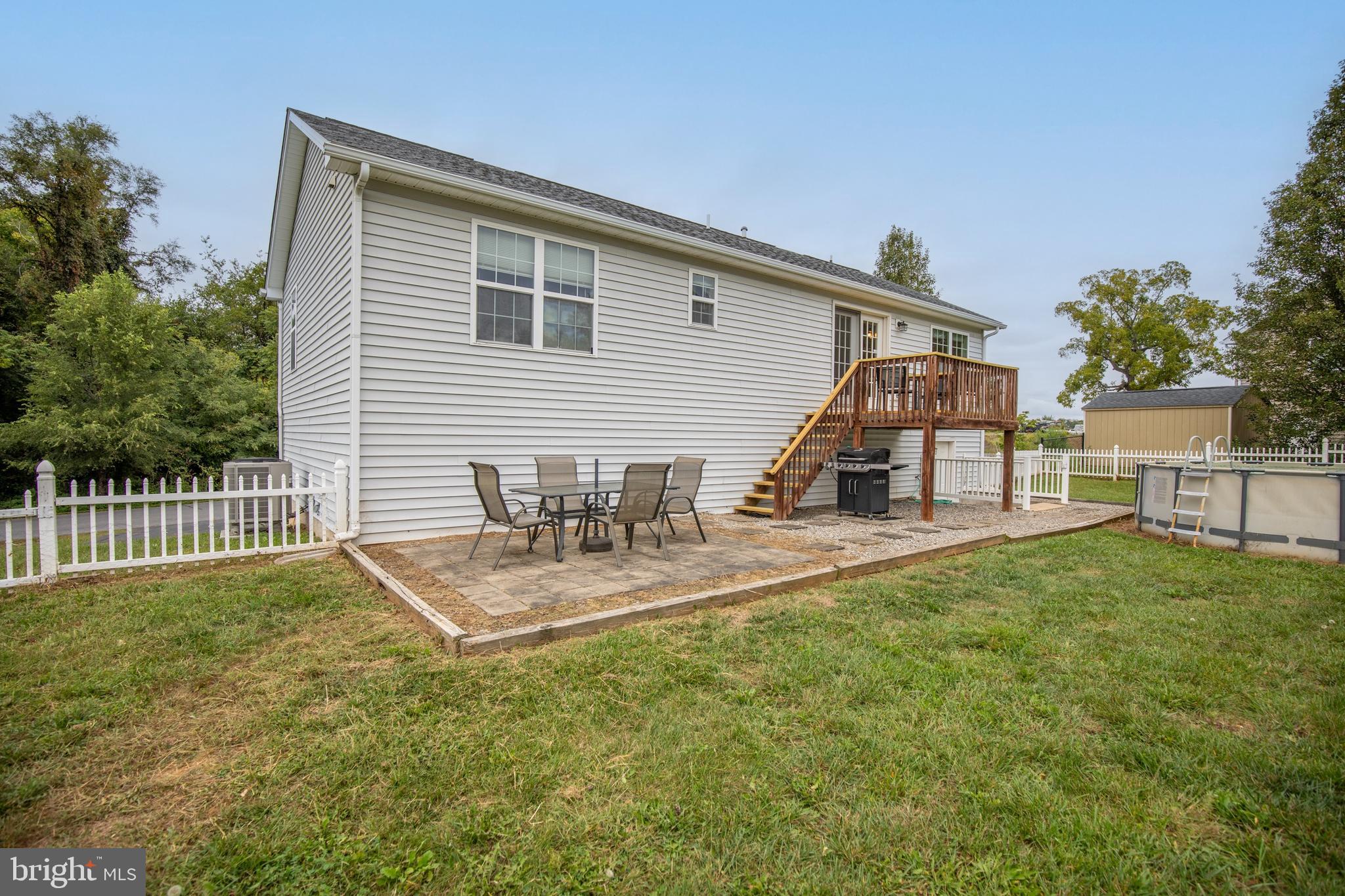 RIDGEFIELD - Residential