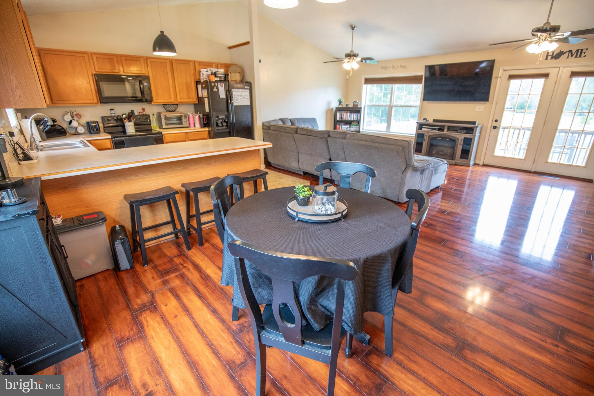 RIDGEFIELD - Residential