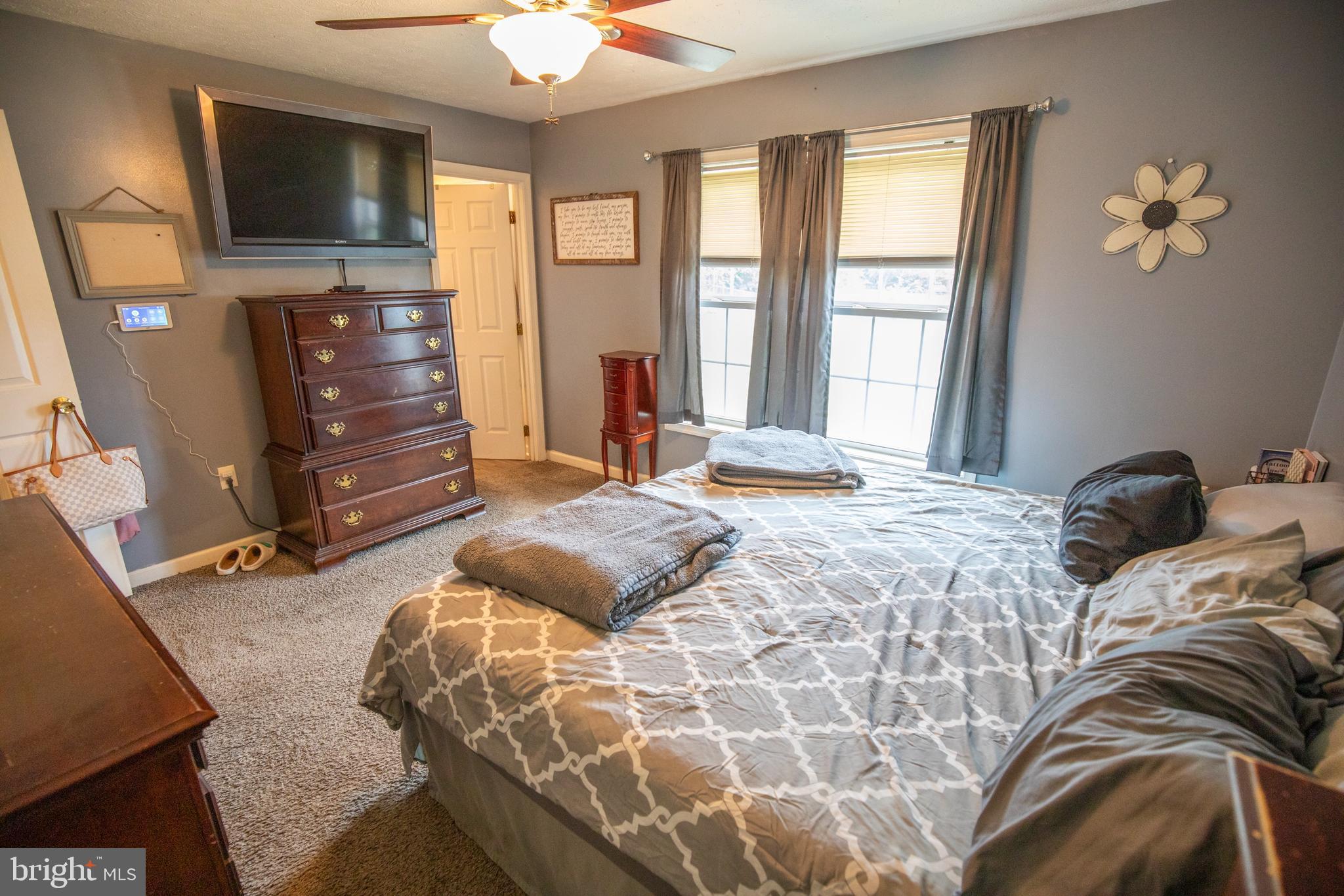 RIDGEFIELD - Residential