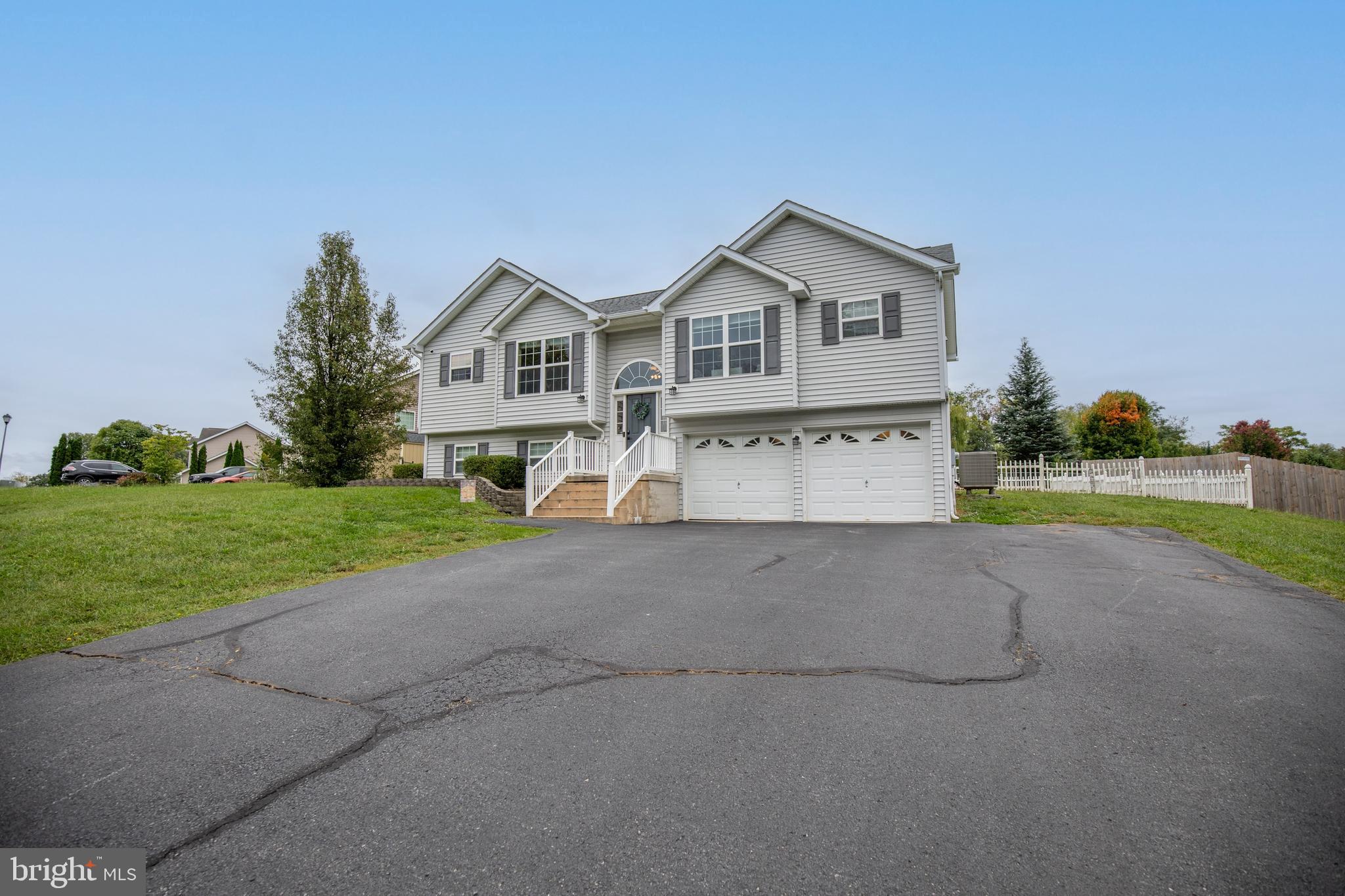 RIDGEFIELD - Residential