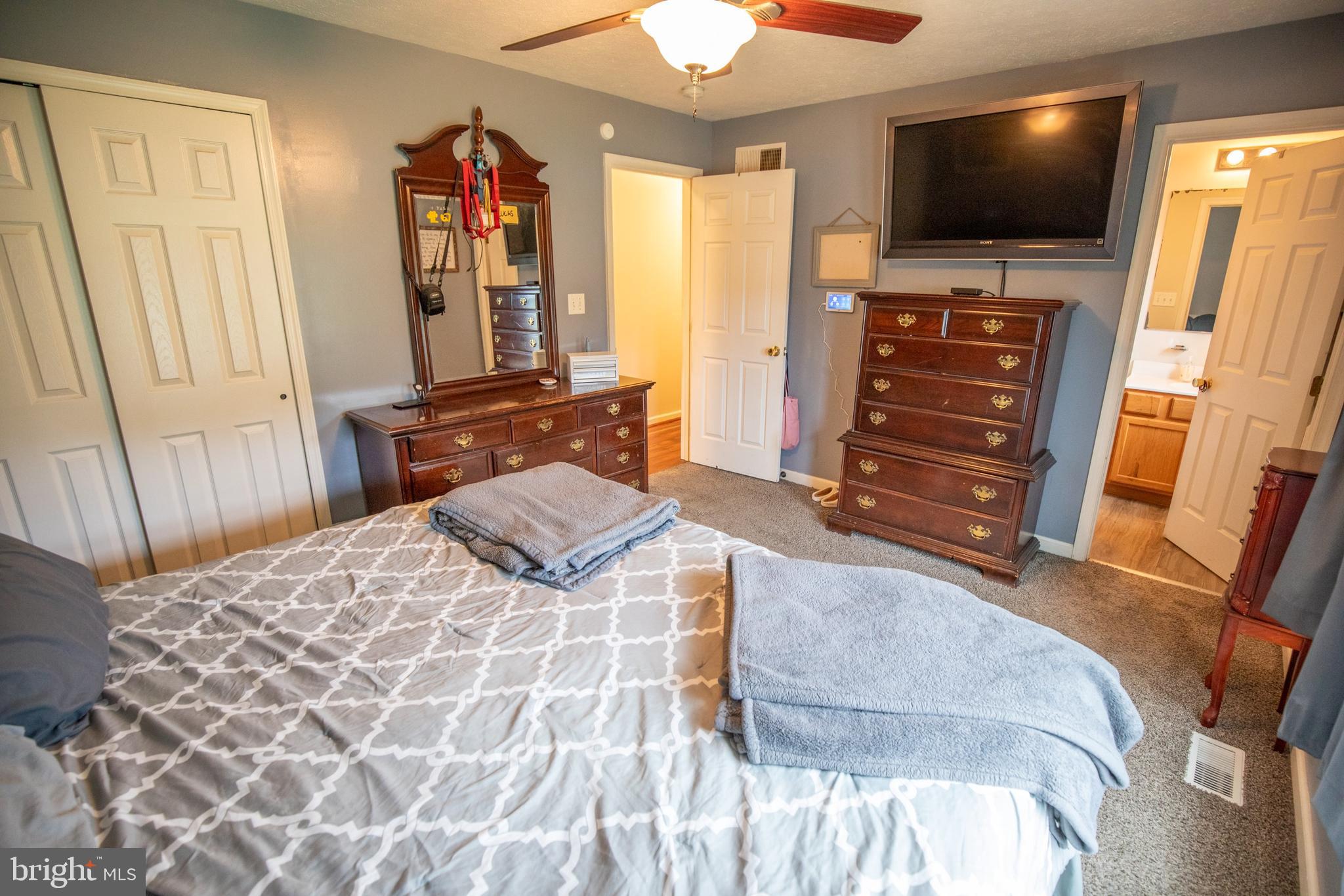 RIDGEFIELD - Residential