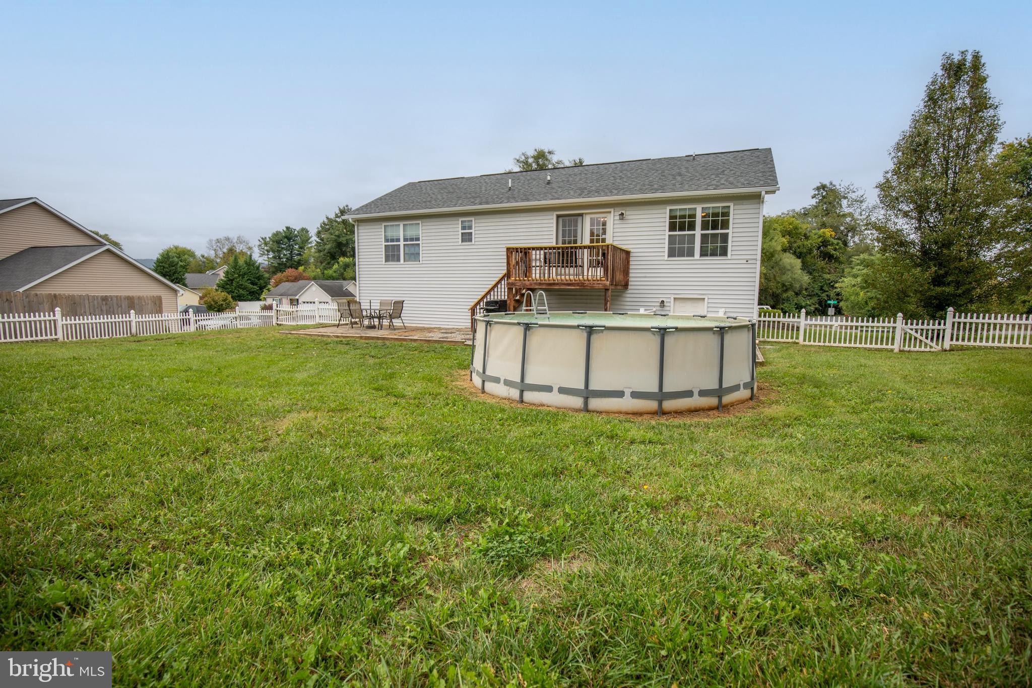 RIDGEFIELD - Residential