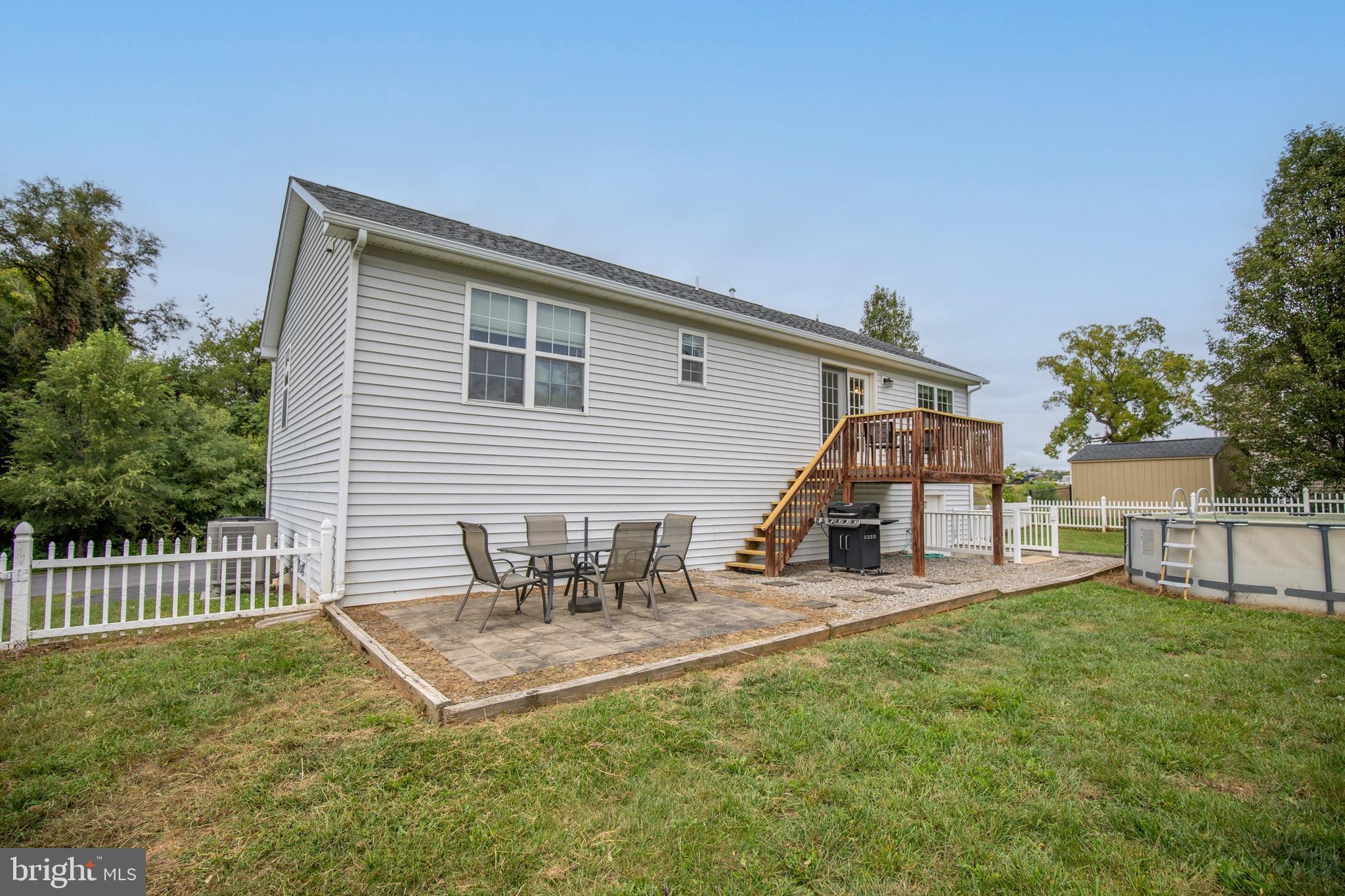 RIDGEFIELD - Residential