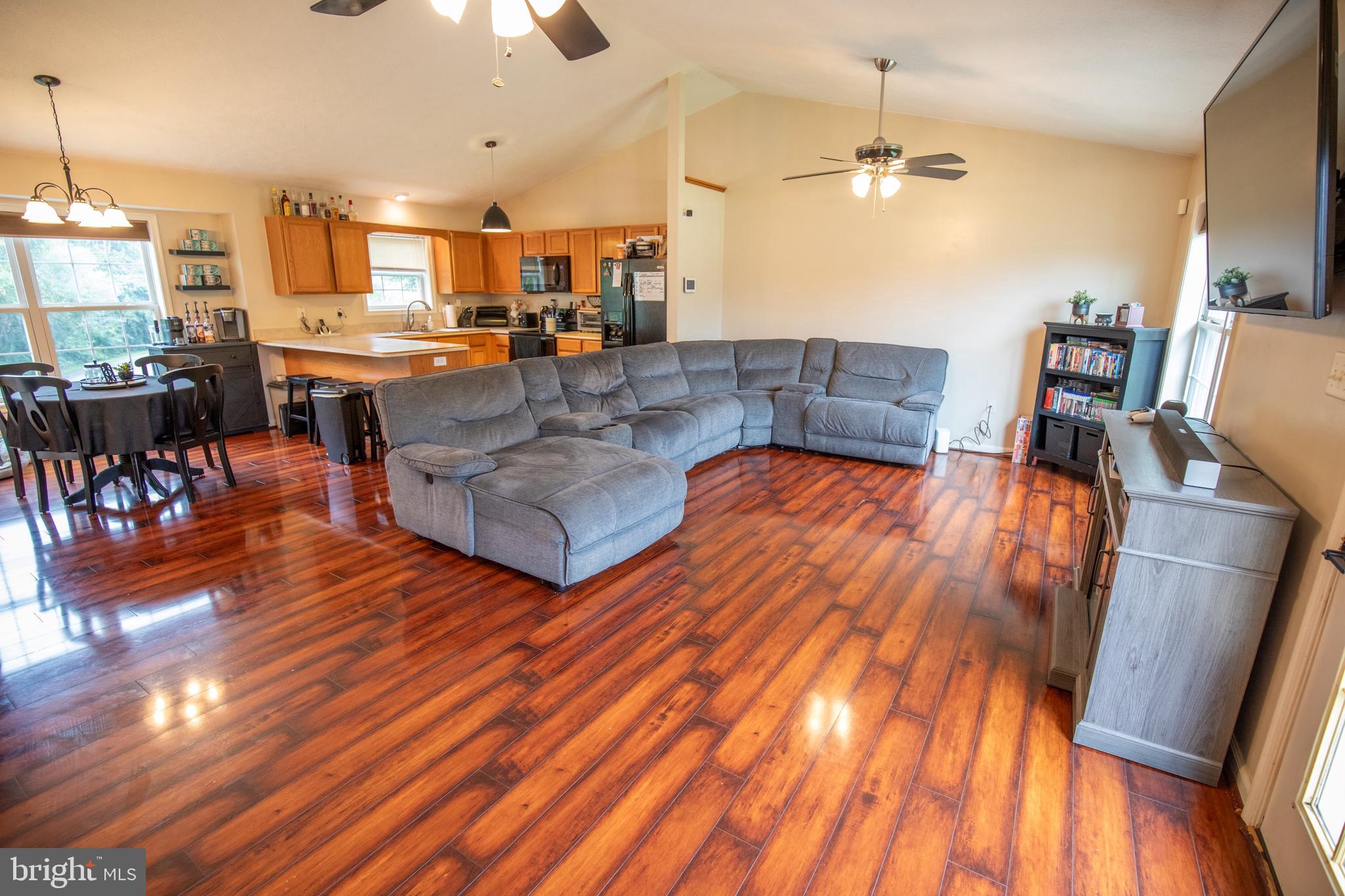 RIDGEFIELD - Residential