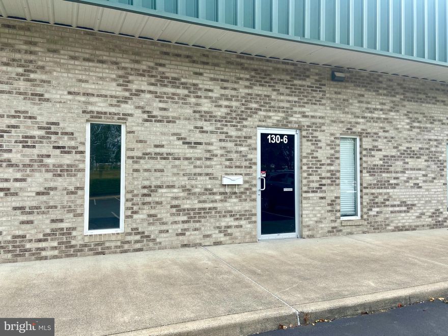 FLEX SPACE AVAILABLE! Suite #6 is 2000 SF with 1x drive in door. Door is 10x12. 1K SF office and 1K SF warehouse. Lease rate is $10 PSF + $1.50 PSF NNN. Total monthly is $1916.67/month plus utilities.  Very well-kept space. Ceiling height is 15'. Good off street parking. Only five minutes from I-81, Exit 313, off Berryville Avenue.  Good credit required and a 3 year lease minimum.  Established businesses desired. NO AUTOMOTIVE REPAIR PERMITTED.
