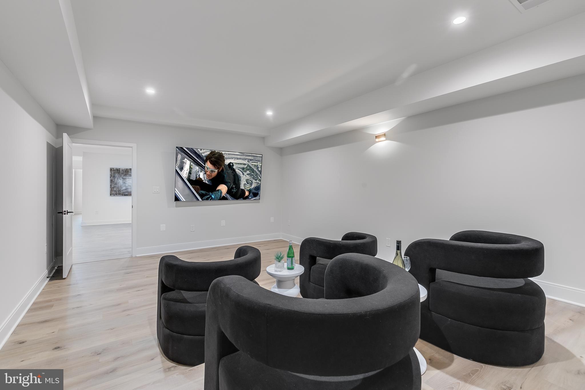 CHESTERBROOK WOODS - Residential