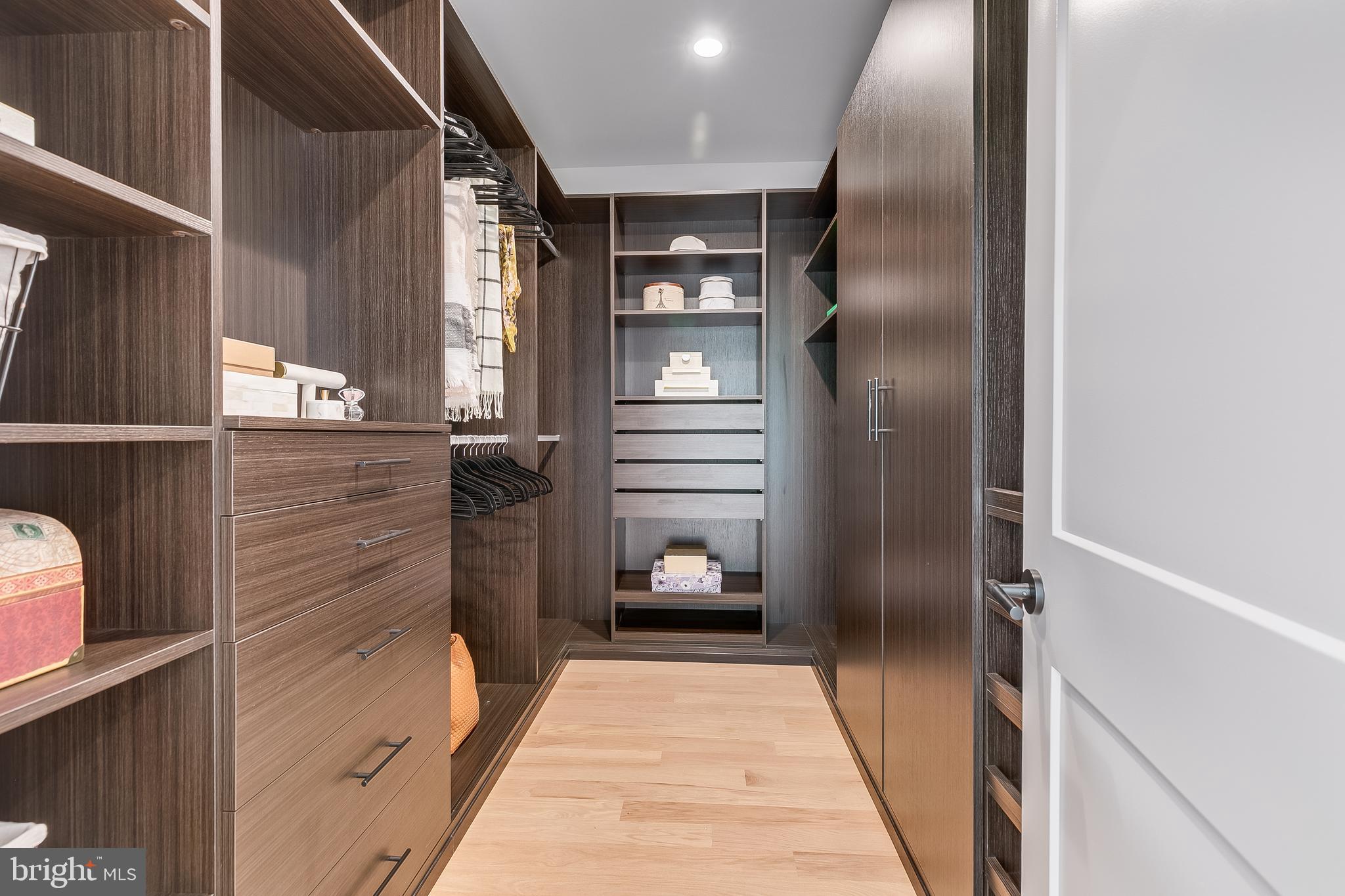 CHESTERBROOK WOODS - Residential