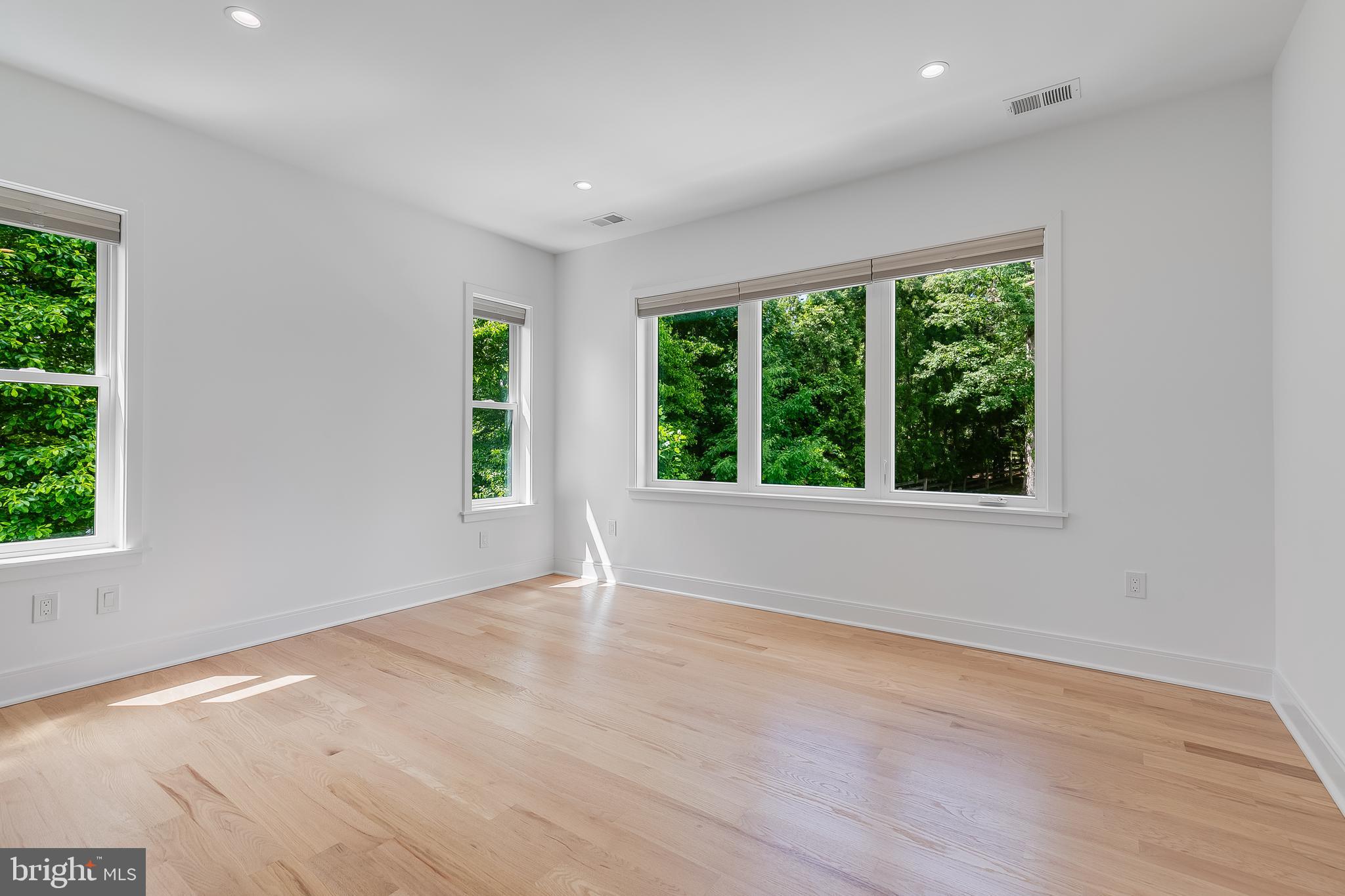 CHESTERBROOK WOODS - Residential