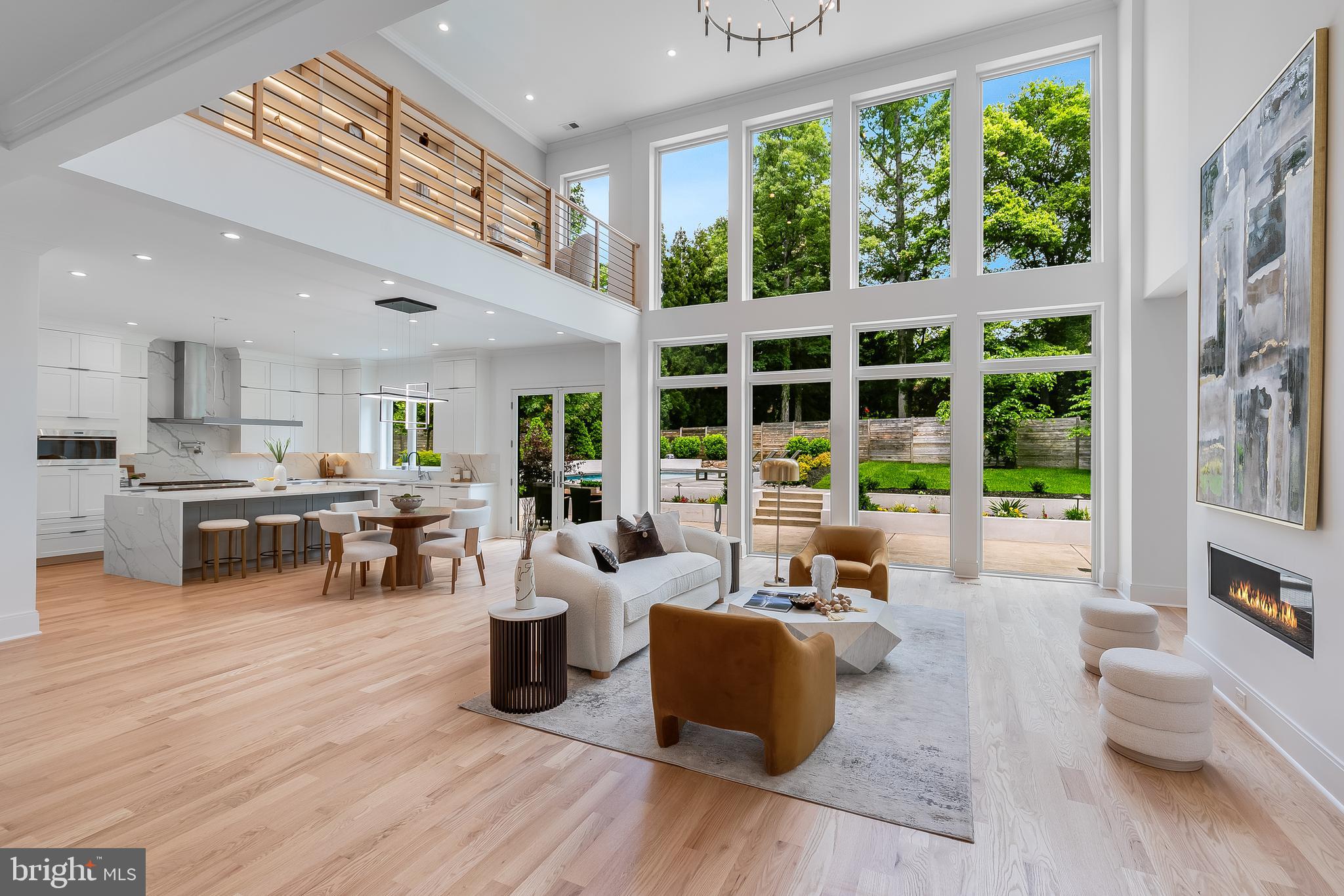 5914 WOODLEY ROAD