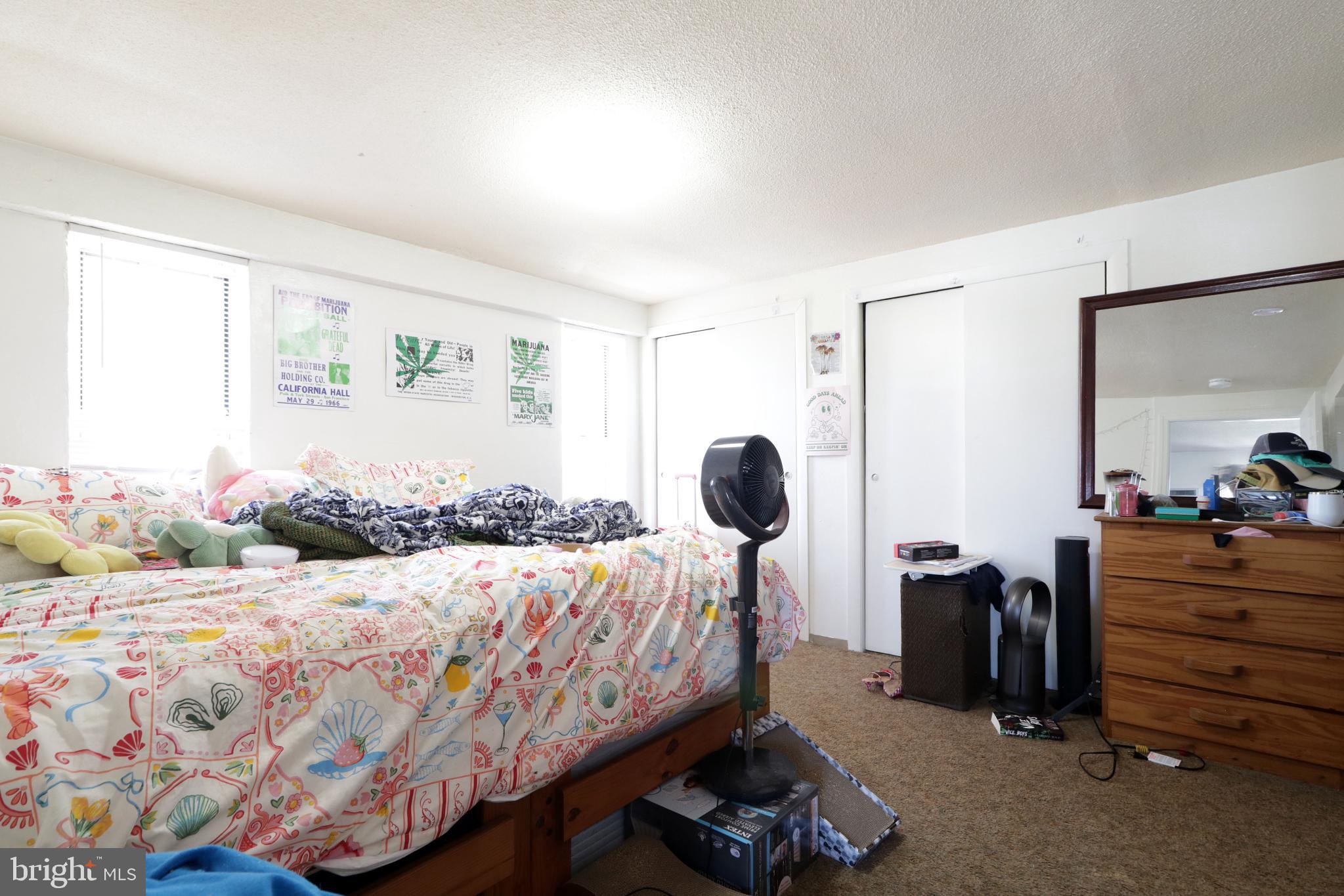 UNIVERSITY TOWERS - Residential