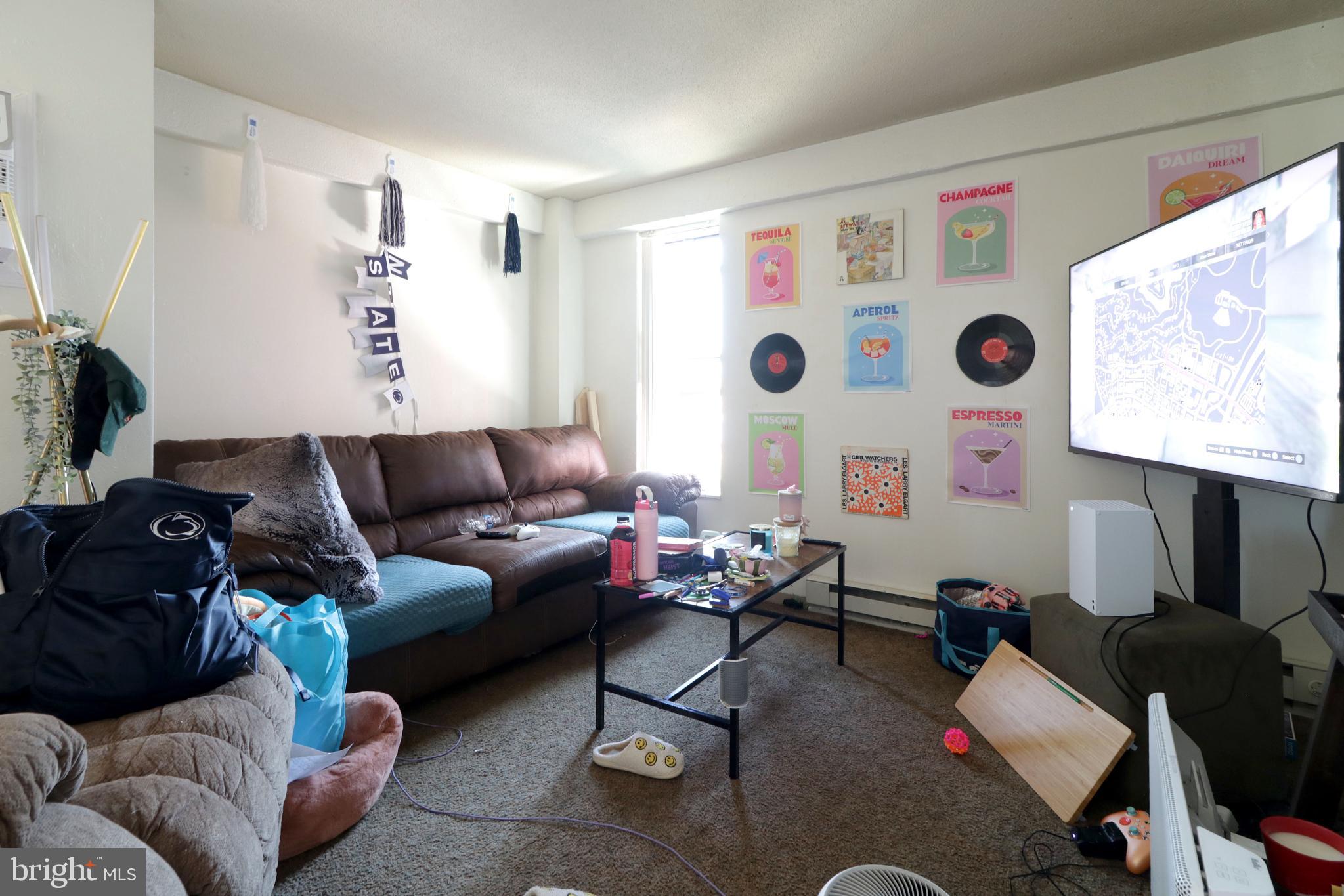 UNIVERSITY TOWERS - Residential