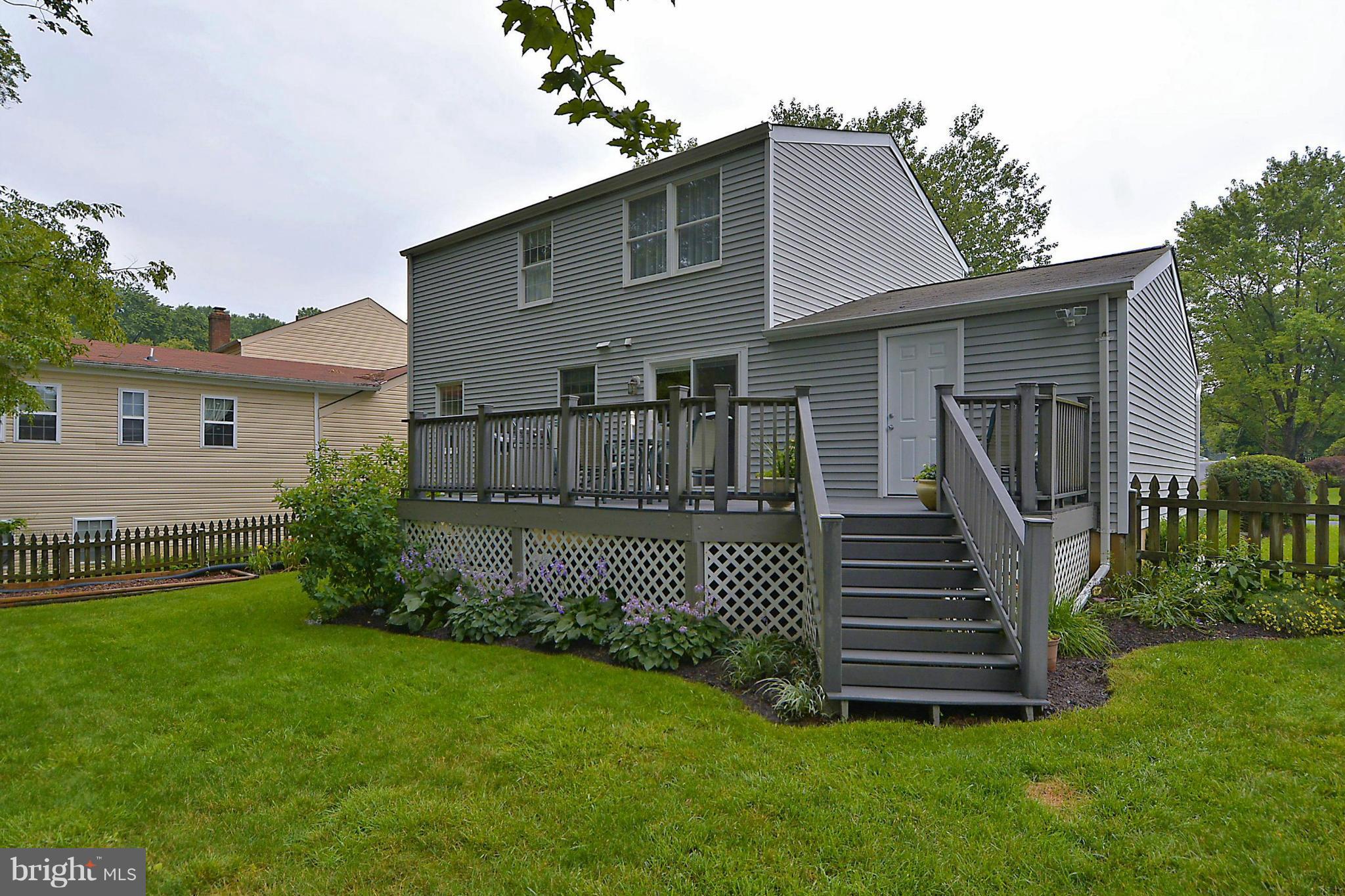 UNIVERSITY SQUARE - Residential