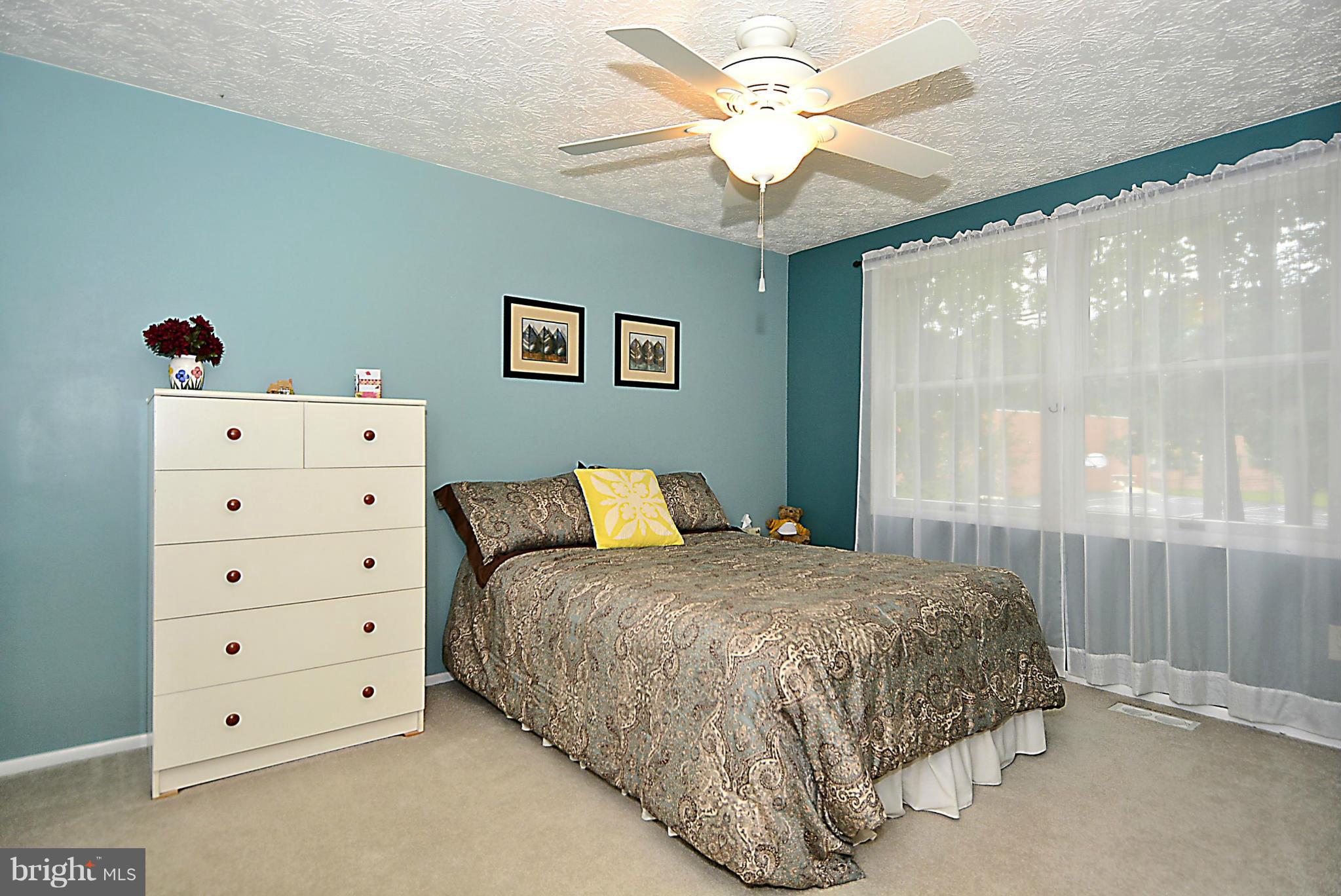 UNIVERSITY SQUARE - Residential