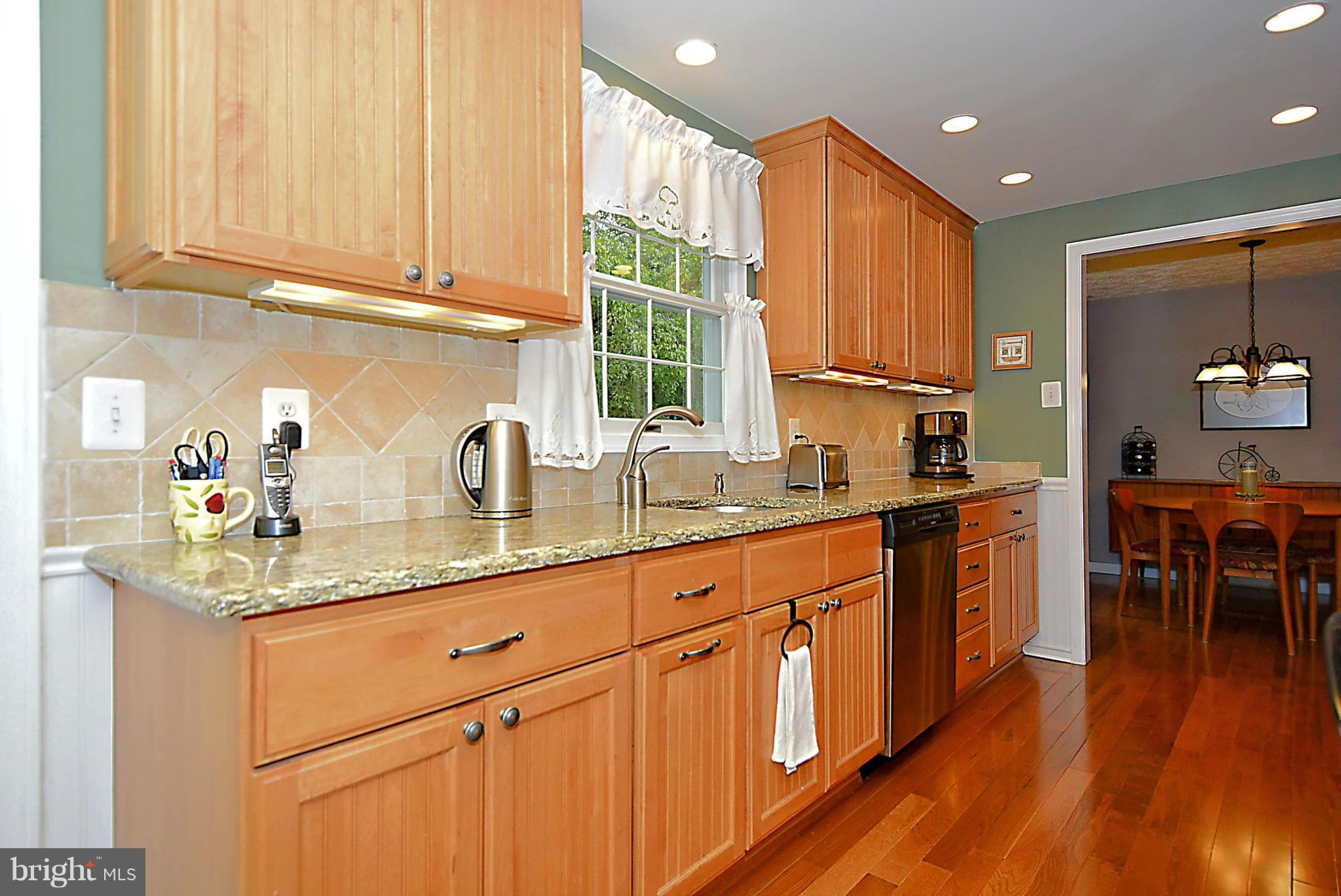 UNIVERSITY SQUARE - Residential