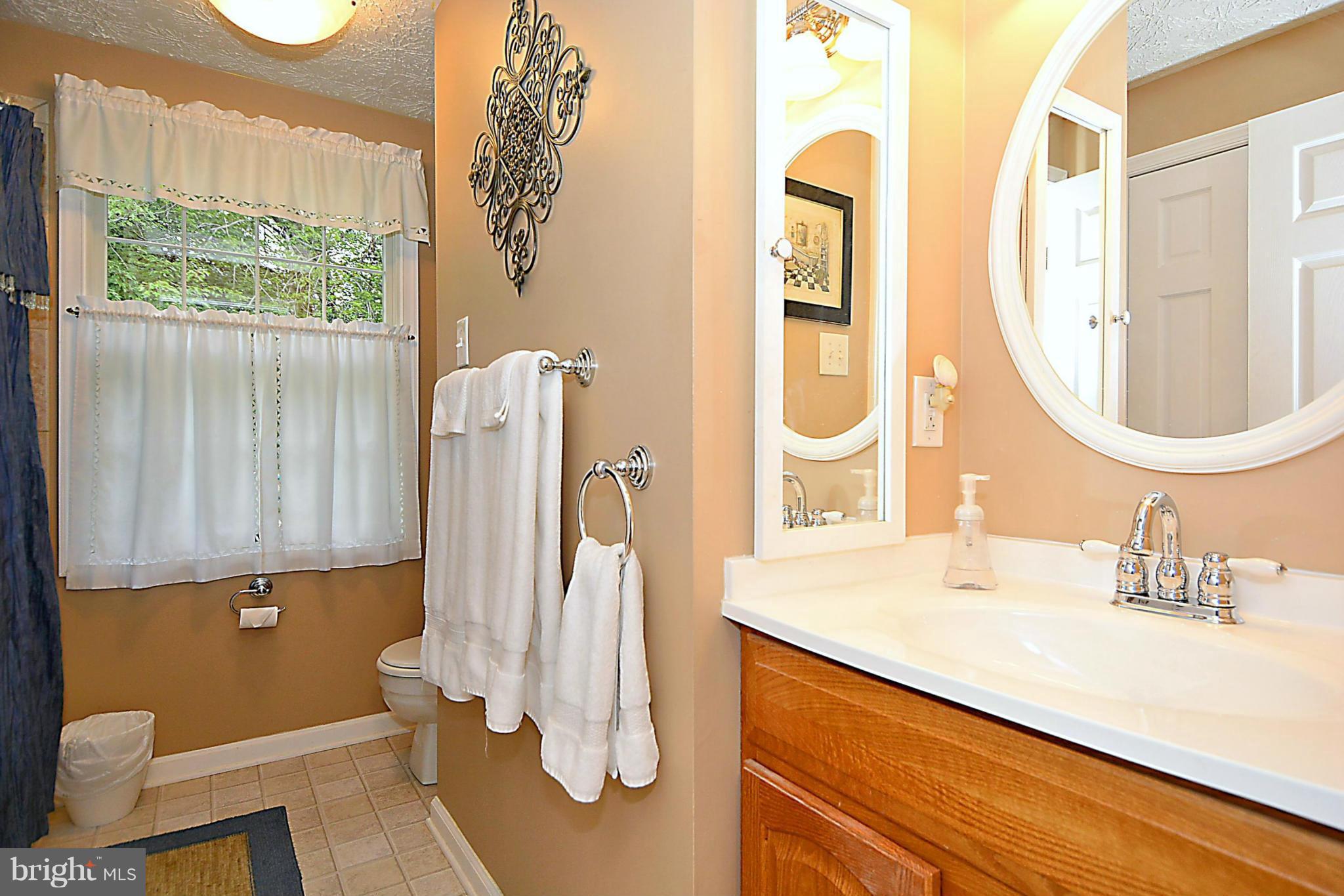 UNIVERSITY SQUARE - Residential