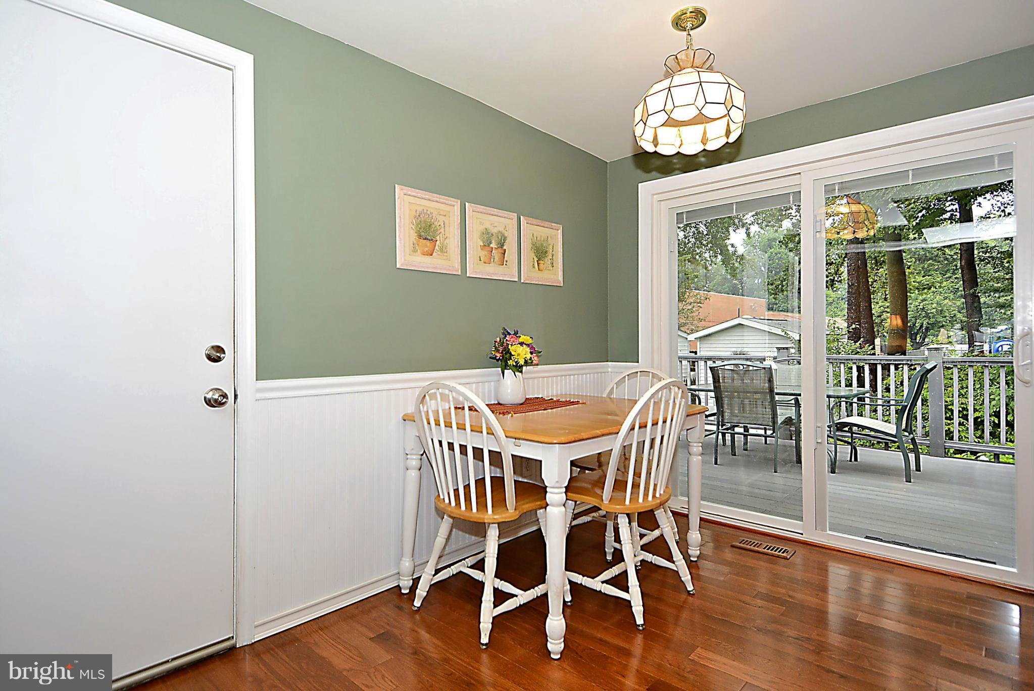 UNIVERSITY SQUARE - Residential