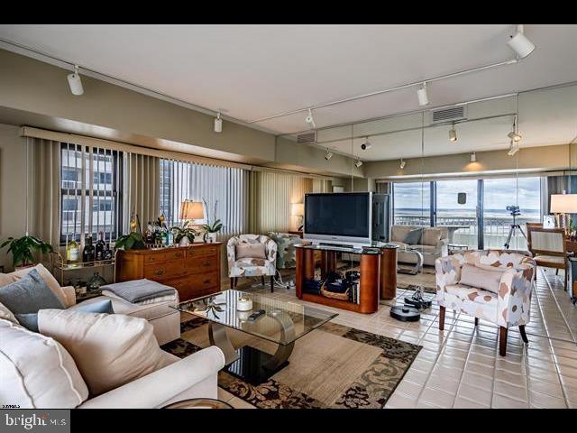 3101 BOARDWALK 3208-2