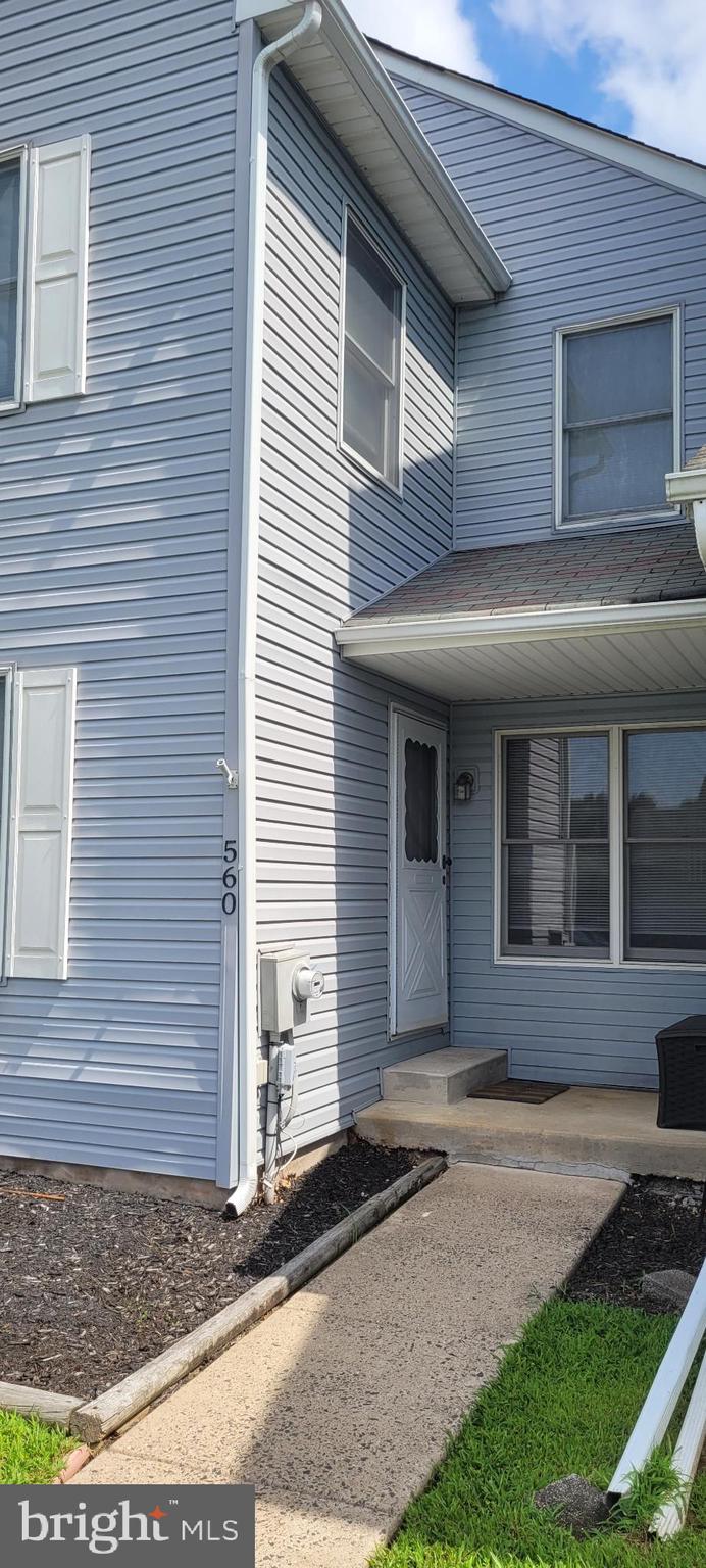 560 TRINITY COURT