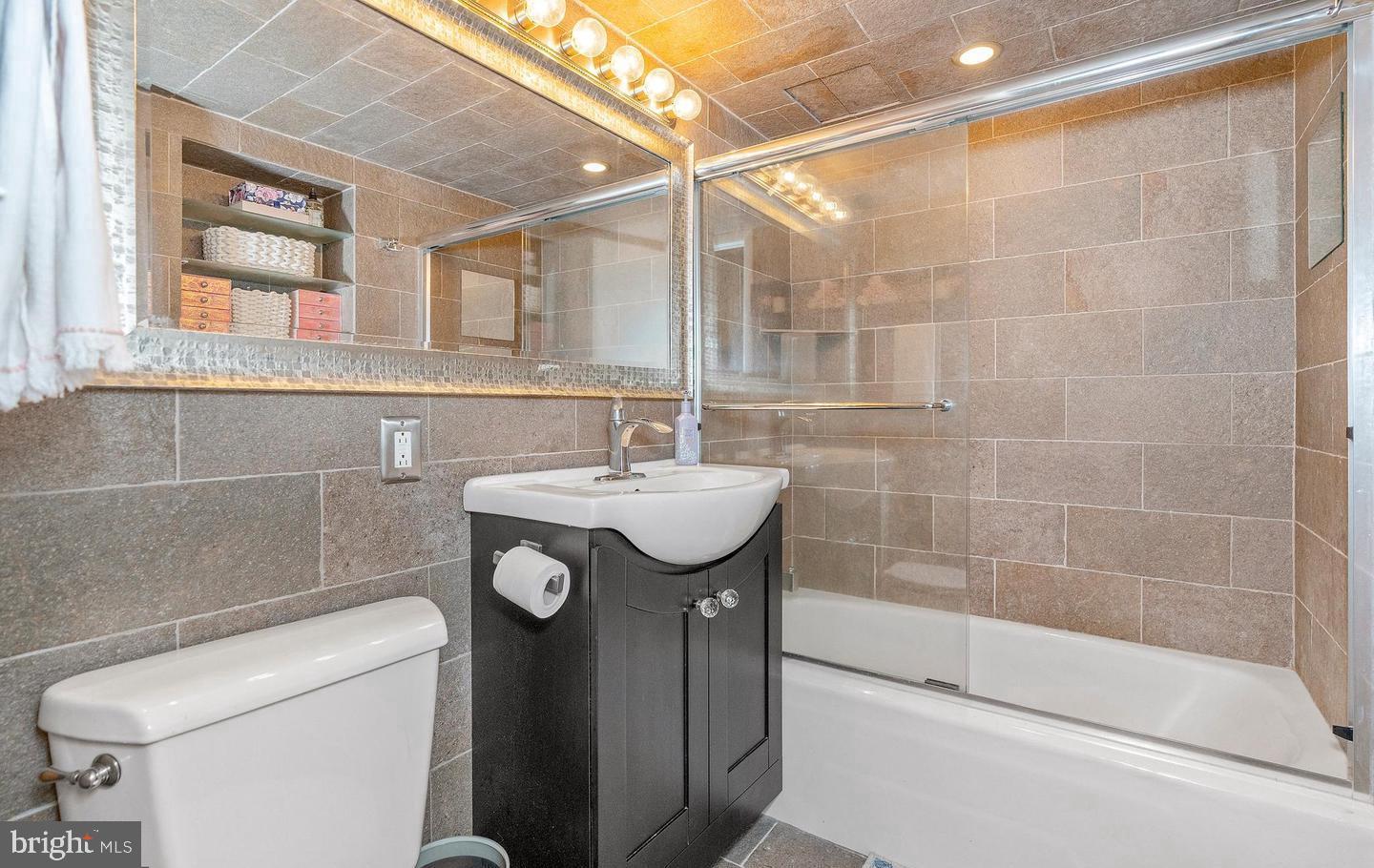 CLIFF HOUSE - Residential