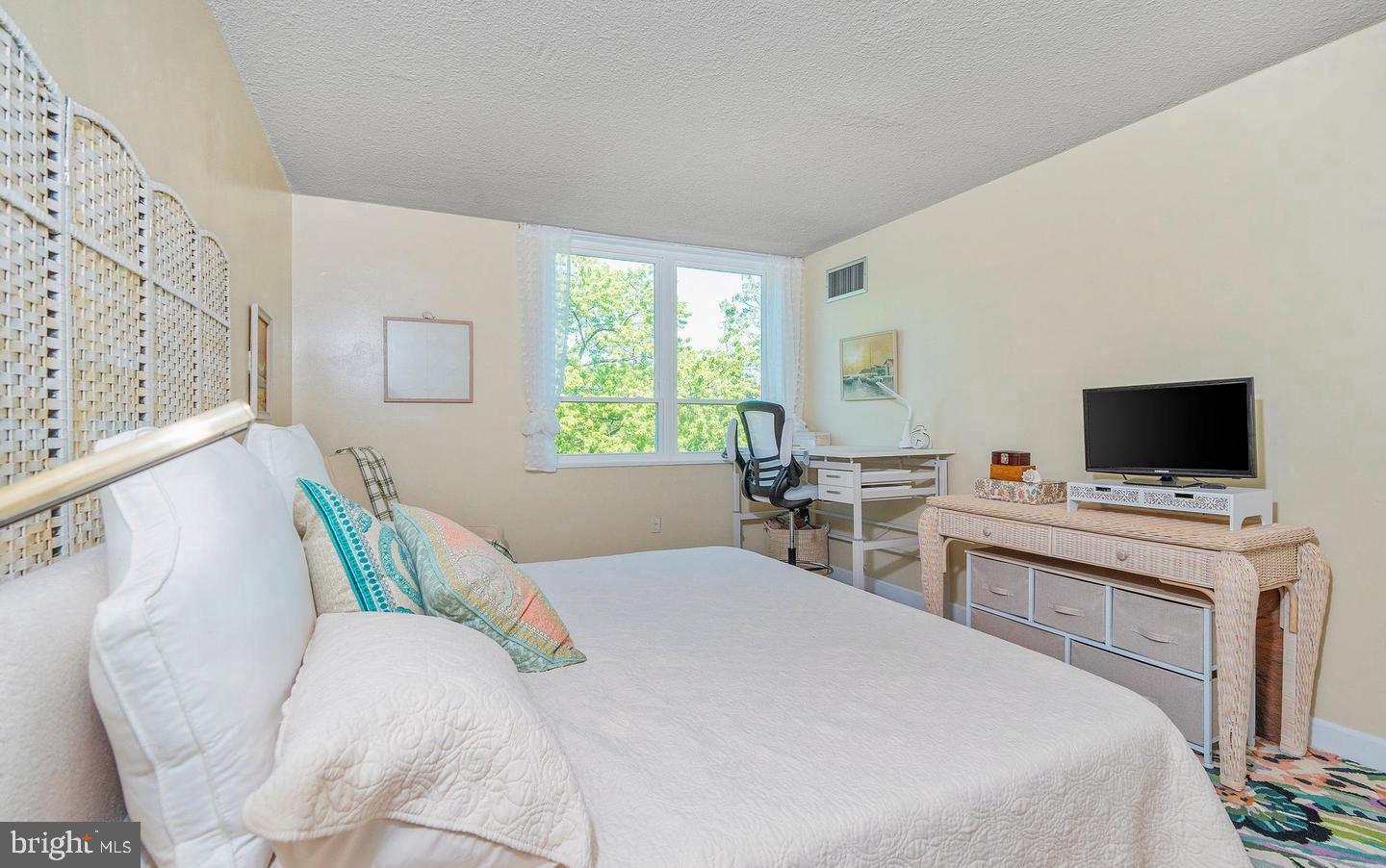 CLIFF HOUSE - Residential