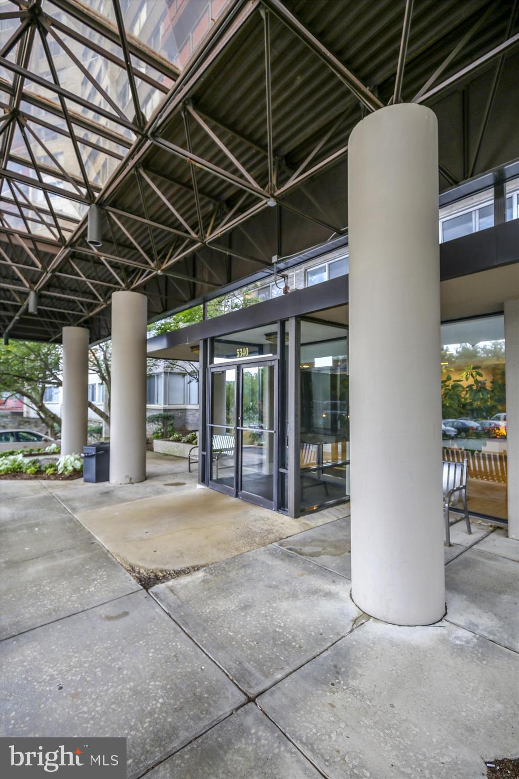 PAVILION ON THE PARK - Residential Lease