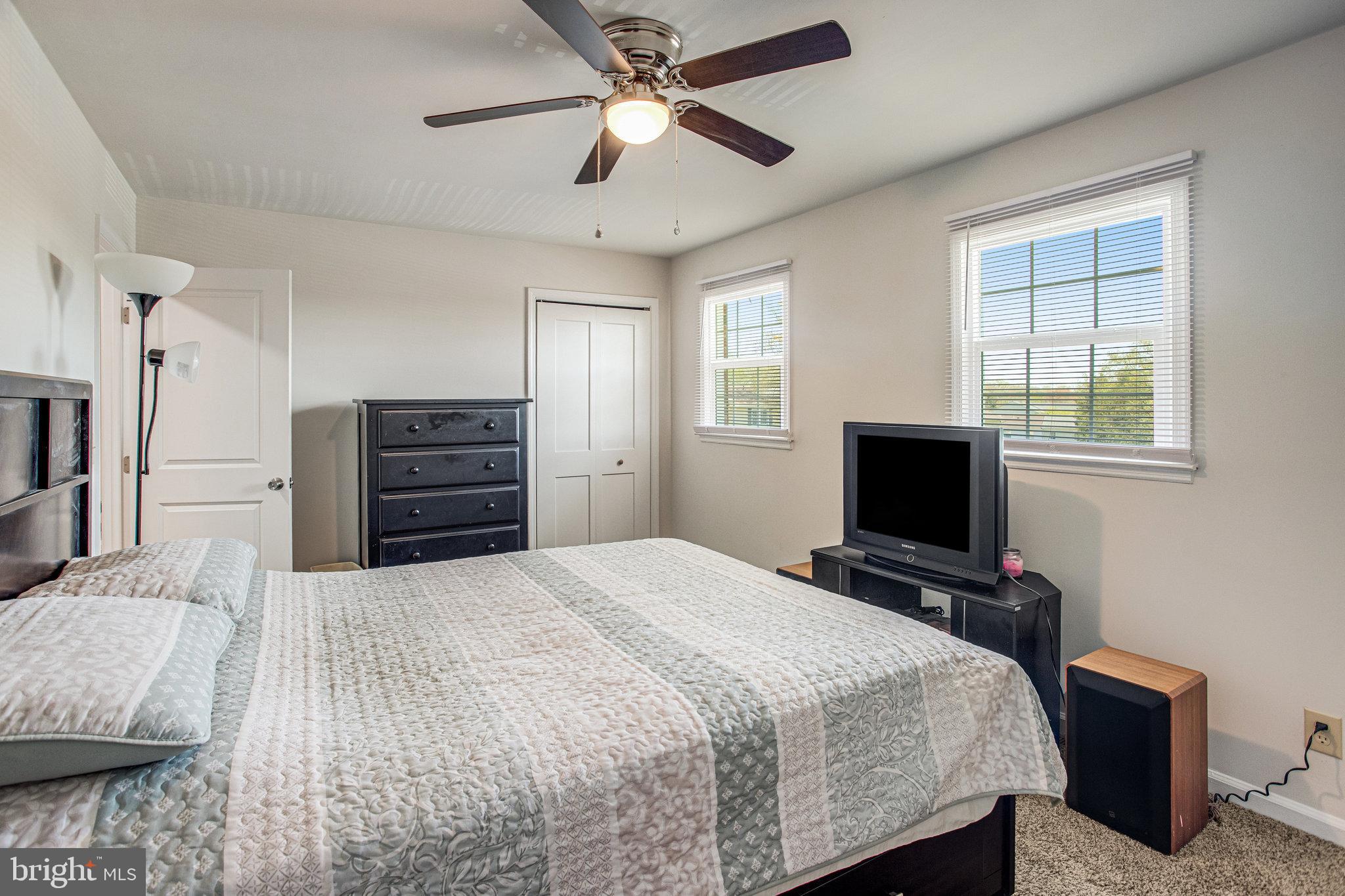 TOWN & COUNTRY TOWNHOUSES - Residential